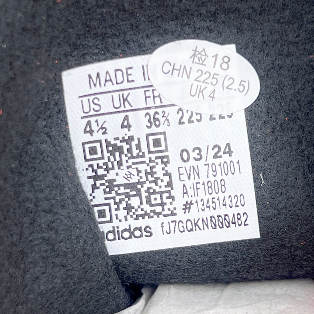 图片[14]-＃PK纯原 AD Original Gazelle Indoor Trainers 瞪羚室内鞋系列低帮复古百搭休闲运动德训风板鞋 红白 IF1808 高端零售特供批次 原厂定制长毛翻毛皮组合环保纤维革鞋面材质 内置环保海玻璃鞋垫 外置RB橡胶大底 产品品控稳定性领先行业 原厂全套原楦原纸板冲刀磨具开发 原厂皮料加持 原厂港宝加持定型后跟R度完美 将复古进行到底 简约流畅 三十年不变经典 这款Gazelle运动鞋 无论面料、配色、质感或设计 都只在重现其1991年原款的经典 皮革鞋面 撞色三条纹和鞋跟标的设计 力求呈现90年代的经典复古风潮 Samba火热的同时 也带动了其它的复古鞋型 Gazelle便是其中一只 Gazelle Indoor拥有包边更宽的T字型鞋头 更好的保护运动员的前掌 浓浓的复古氛围感 非常适合现在流行的Cleanfit风格 尺码：35.5 36 36.5 37.5 38 38.5 39 40 40.5 41 42 42.5 43 44 44.5 45 46-选品中心