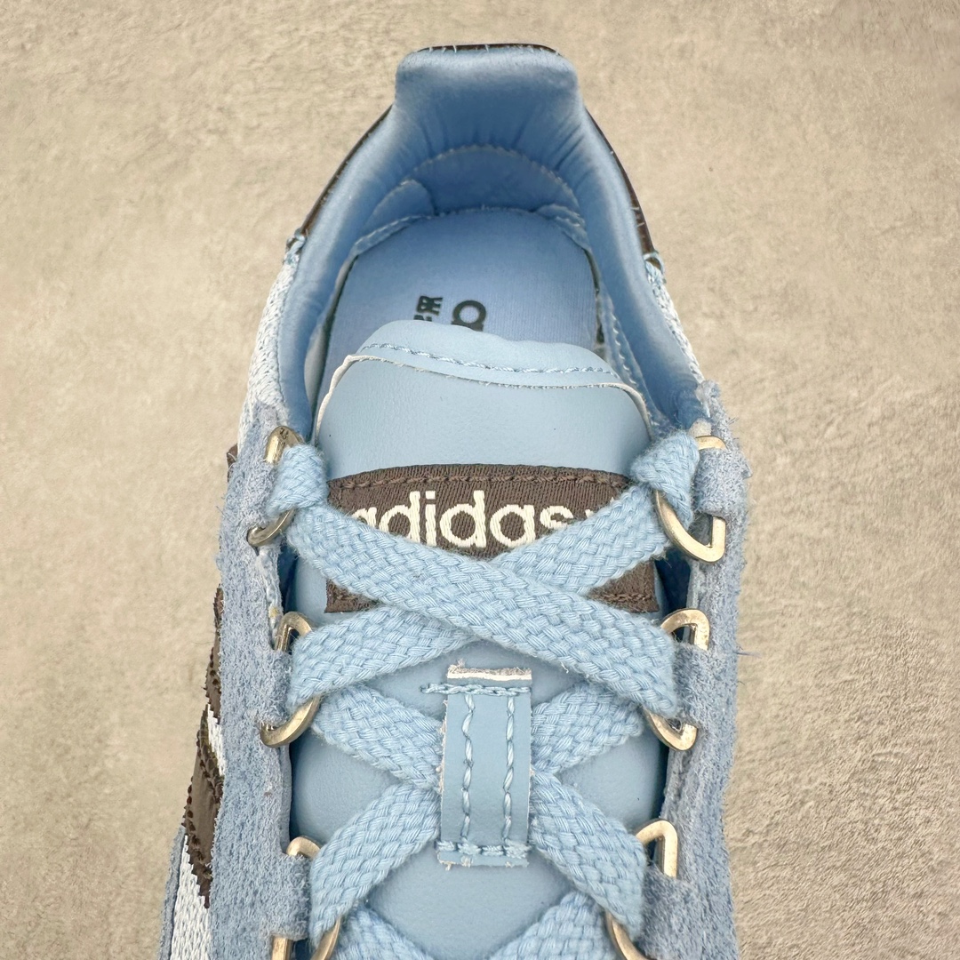 图片[5]-💰170 Wales Bonner X adidas Originals SL76 联名蓝色 IH3262 Wales Bonner 与 adidas Originals 的联乘系列再次掀起时尚热潮，而其中的 SL76 鞋款更是成为了焦点。相比无鞋盖的Samba，SL76更能俘获我的青睐 这款鞋不仅是对1972年慕尼黑奥运会上经典跑鞋SL72的致敬，更是将怀旧风情与现代设计完美融合。修长的鞋型、针织网层鞋身与绒面板料的交汇，都展现了其精湛的工艺与独特品味。皮革材质的标志三条杠点缀与中底一抹白色腰线，更是为其增添了几分复古奢华的气息。D形环扣的巧妙设计，为鞋带增添了趣味性，同时也提升了鞋款的实用性。鞋底采用EVA材质，不仅增加了鞋款的高度，还提供了更好的缓震性能。齿纹橡胶外底则保证了鞋款的抓地力和耐磨性，让穿着者在运动时更加稳定、安全。SIZE：36 36.5 37.5 38 38.5 39 40 40.5 41 42 42.5 43 44 44.5 45 编码：Fby2936040-运动鞋