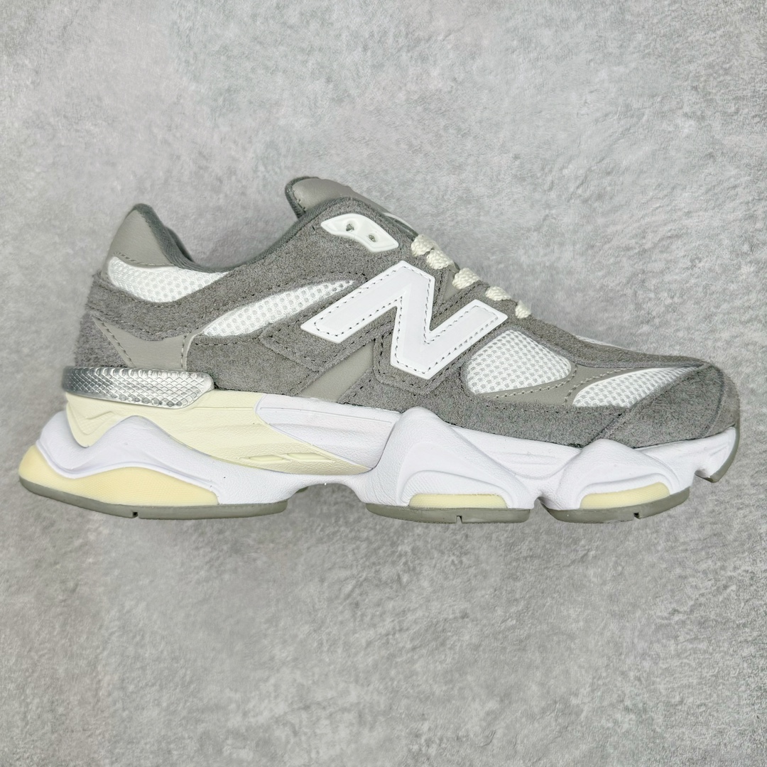 💰210 New Balance NB9060 复古运动鞋 新百伦又带来了新鞋型 并且是与芝加哥街头品牌 Joe Freshgoods 的联名款 鞋身主体采用了类似 990 系列的设计风格 与传统复古慢跑鞋区别不大 最大的变化就是鞋底部分 在传统设计的中底外层 增加了多个分区的模块 圆润的线条设计与我们熟悉的 New Balance 风格截然不同 但与同样充满弧形线条的鞋面搭配 看起来毫无违和感 尺码：36-45 编码：Fby2936080-运动鞋