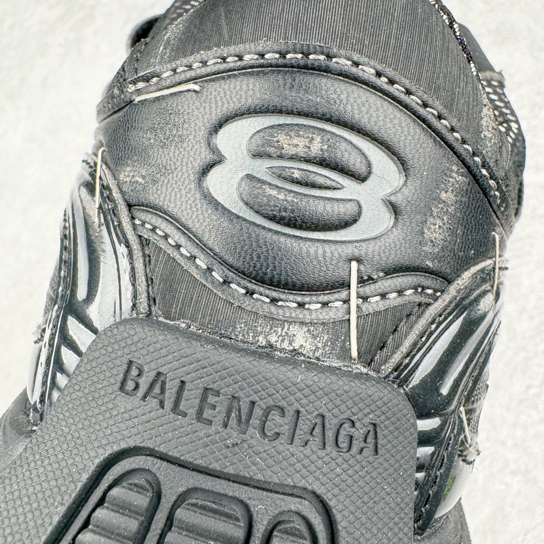 图片[14]-💰380 ＃XA BALENCIAGA Stapler Sneakers 巴黎世家订书机鞋网布系带低帮走秀复古老爹鞋 圈内最强巴黎 尺码大小一比一还原Zp 区别其他工厂缩小两个号码 全套原纸板楦头开发 最原汁原味的灵魂版型 全鞋荧光划线卡点 胶水把控整洁度追求极致完美 每一双都是工艺品 多重QC质检 超越公司货的品控标准 实实在在的免检产品 原盒原配 正确字体电绣 粗细、位置、大小正确 侧边TPU 透气孔匹配意产原版 正确分离大底 TPU软底 原版一致大底LOGO 立体感十足 原厂皮料水洗做旧 采购原厂网纱 不含皮革 网布材料和聚氨酯 磨损效果 展现品牌对于新潮事物的热情 这款鞋子拥有巨大尺寸和醒目设计 符合当下”老爹鞋”的趋势 鞋子采用银灰配色 营造出低调而不失华丽的效果 10XL的尺码使它成为市场中最显眼的存在 适合追求个性化的人群 Balenciaga始终站在时尚前沿 此次发布的产品再次体现了他们的创新能力 偏大两码 尺码：35 36 37 38 39 40 41 42 43 44 45 46 编码：by4936050-运动鞋