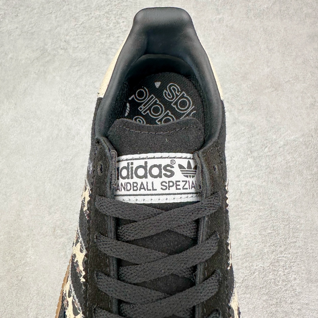 图片[5]-💰140 AD Originals Handball SPZL 手球运动员系列百搭休闲运动板鞋 JH9092 这款来自阿迪达斯的这款HANDBALL SPZL前身是一双手球运动鞋，这一次拿来复刻，所以鞋面的主要色彩选用了黑色， 鞋面外侧除了Spezial字母之外还有三叶草标志。Handball SPZL作为复古手球训练鞋与作为室内足球鞋的Samba有着异曲同工之处，但是质感更为出众的鞋身以及丰富的配色选择比起Samba来讲可以说是更胜一筹了！尺码：36 36⅔ 37⅓ 38 38⅔ 39⅓ 40 40⅔ 41⅓ 42 42⅔ 43⅓ 44 45  编码：Bby2936010-运动鞋