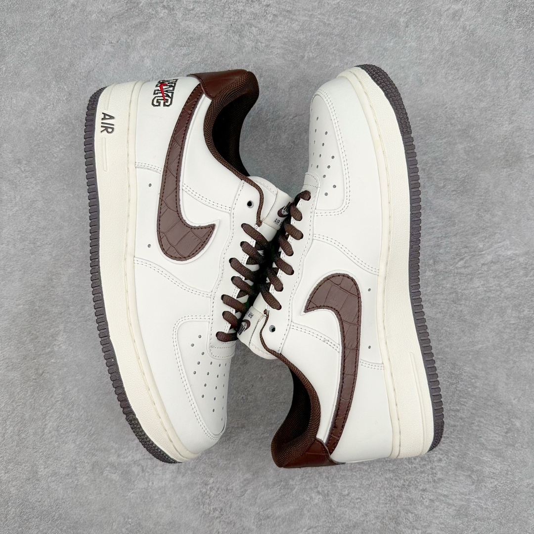 图片[3]-💰200 NK Air Force 1´07 Low 空军一号低帮百搭休闲运动板鞋 CM90612-023 柔软、弹性十足的缓震性能和出色的中底设计 横跨复古与现代的外型结合 造就出风靡全球 三十多年的Force 1 直到今天还深受青睐 SIZE：36 36.5 37.5 38 38.5 39 40 40.5 41 42 42.5 43 44 44.5 45 编码：Mby2936070-运动鞋