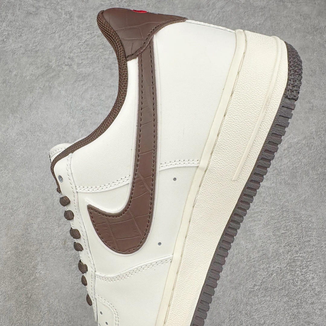 图片[7]-💰200 NK Air Force 1´07 Low 空军一号低帮百搭休闲运动板鞋 CM90612-023 柔软、弹性十足的缓震性能和出色的中底设计 横跨复古与现代的外型结合 造就出风靡全球 三十多年的Force 1 直到今天还深受青睐 SIZE：36 36.5 37.5 38 38.5 39 40 40.5 41 42 42.5 43 44 44.5 45 编码：Mby2936070-运动鞋