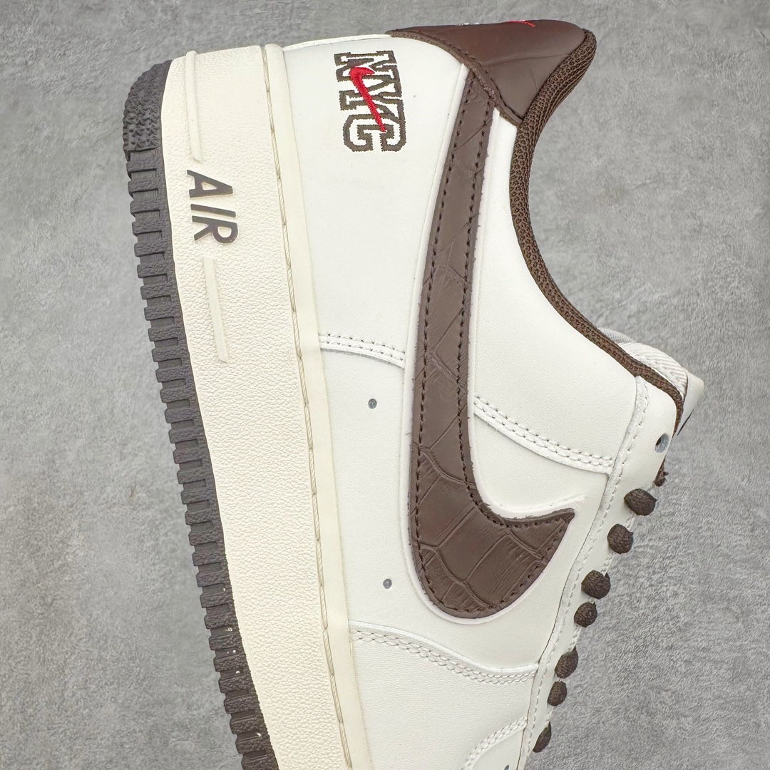 图片[6]-💰200 NK Air Force 1´07 Low 空军一号低帮百搭休闲运动板鞋 CM90612-023 柔软、弹性十足的缓震性能和出色的中底设计 横跨复古与现代的外型结合 造就出风靡全球 三十多年的Force 1 直到今天还深受青睐 SIZE：36 36.5 37.5 38 38.5 39 40 40.5 41 42 42.5 43 44 44.5 45 编码：Mby2936070-运动鞋