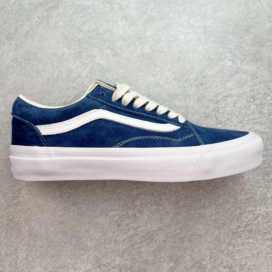 💰150 Vans Old Skool 麂皮蓝色n范斯官方 全新VPS高阶支线 n继承了VANS VAULT OG以及 VANS 安纳海姆的复古属性 完善鞋身结构并提升脚感 从鞋型和贴合度方面重塑鞋款 可抽取活动鞋垫使脚感更舒适 货号：VN000CNGCIE 尺码：35 36 36.5 37 38 38.5 39 40 40.5 41 42 42.5 43 44 编码：by2936020-运动鞋