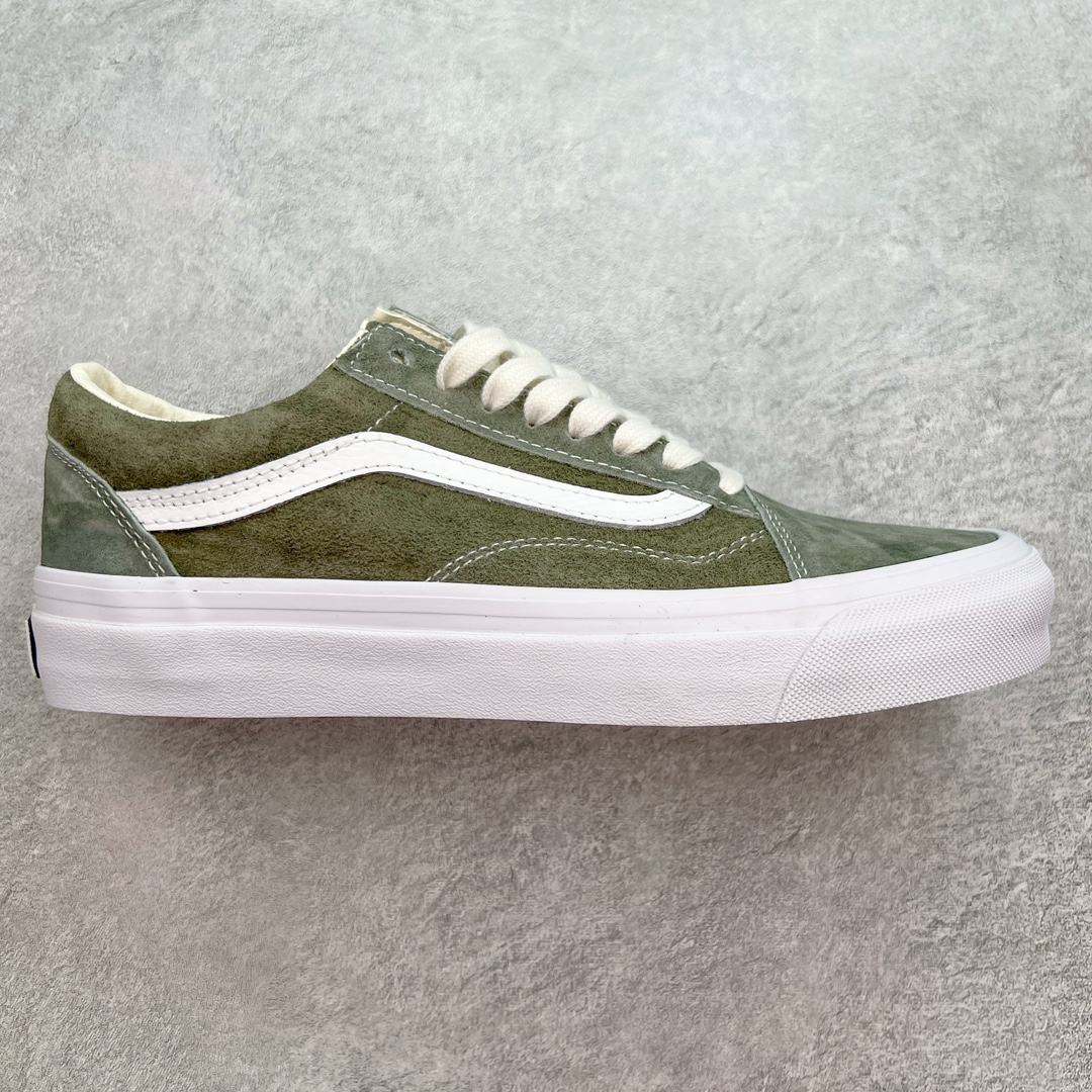 💰150 Vans Old Skool 麂皮军绿n范斯官方 全新VPS高阶支线 n继承了VANS VAULT OG以及 VANS 安纳海姆的复古属性 完善鞋身结构并提升脚感 从鞋型和贴合度方面重塑鞋款 可抽取活动鞋垫使脚感更舒适 货号：VN000CQDCHZ 尺码：35 36 36.5 37 38 38.5 39 40 40.5 41 42 42.5 43 44 编码：by2936020-运动鞋