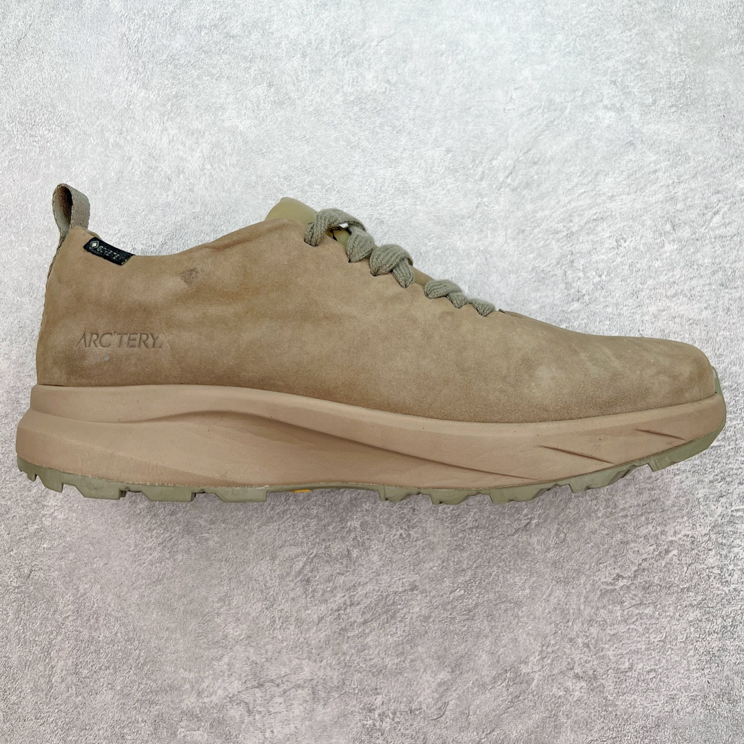 加拿大品牌 始祖鸟·Arcteryx始祖鸟 Konseal Lt 轻量网布防滑轻便耐磨低帮越野跑步鞋 利用先进的技术、更轻但可靠耐用的材料和高度专注的设计流程，我们创造了我们最轻的接近鞋 Konseal LT。它专为在您携带背包和攀爬装备时覆盖崎岖的地面而设计，提供足底支撑和保护、应对不断変化的地形的敏捷性以及 Vibram® Megagrip 外底的自抓地力。内里提供赤足舒适感，鞋跟可平折，因此您可以在系绳或露营时将其作为木屐穿着。尺码：35 36 37 38 39 40 41 42 43 44 45-选品中心