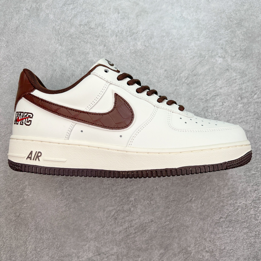 💰200 NK Air Force 1´07 Low 空军一号低帮百搭休闲运动板鞋 CM90612-023 柔软、弹性十足的缓震性能和出色的中底设计 横跨复古与现代的外型结合 造就出风靡全球 三十多年的Force 1 直到今天还深受青睐 SIZE：36 36.5 37.5 38 38.5 39 40 40.5 41 42 42.5 43 44 44.5 45 编码：Mby2936070-运动鞋