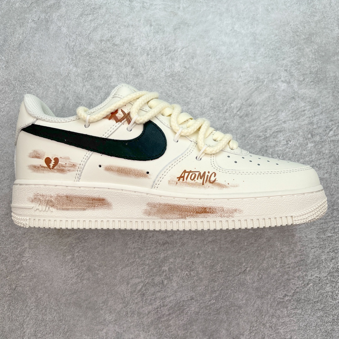 💰240 NK Air Force 1´07 Low 空军一号低帮百搭休闲运动板鞋 CX6951-153 柔软、弹性十足的缓震性能和出色的中底设计 横跨复古与现代的外型结合 造就出风靡全球 三十多年的Force 1 直到今天还深受青睐 SIZE：36 36.5 37.5 38 38.5 39 40 40.5 41 42 42.5 43 44 44.5 45 编码：Mby3936010-运动鞋