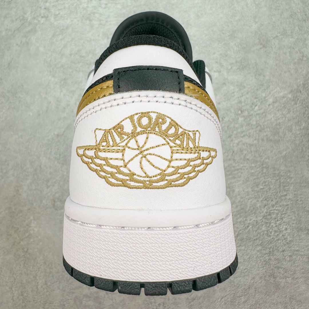 图片[8]-💰190 ＃DT纯原 Air Jordan AJ1 Low 低帮 黑白金553558-172 终端优势供应 市面中低帮最具代表性版本没有之一 口碑大厂出品 品控大底版型不断改良更新 全套原纸板楦头开发 确保原汁原味 完美呈现版型 完美零毛边处理 原厂内置全掌气垫 价格定位良心 平台专用代工流水线出品 一眼公司既视感 拿到手的一瞬间就与众不同 碾压市面所有版本 全部原鞋开发 每一个配色都会采购原鞋确认细节 打破市面看图做货无好货之说 尺码：35.5 36 36.5 37.5 38 38.5 39 40 40.5 41 42 42.5 43 44 44.5 45 46 编码：by2936060-运动鞋