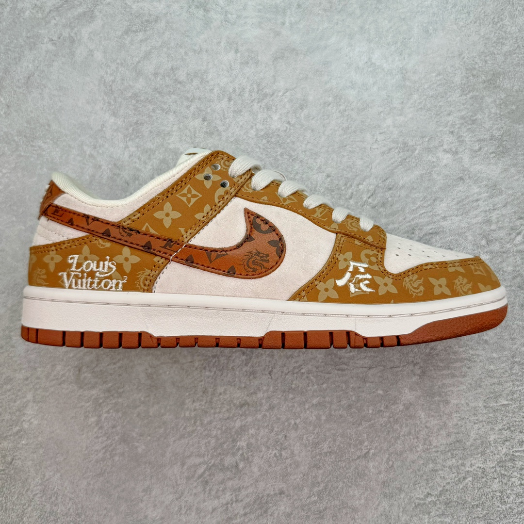 NK Dunk Low 定制配色 FC1688-184 大厂出品 极力推荐 原装头层材料 独家版型蒸餾加工帶來的是更好的视觉和脚感体验大厂纯原品质出货 清洁度 电绣工艺 皮料切割干净无任何毛边 细节完美 尺码：36 36.5 37.5 38 38.5 39 40 40.5 41 42 42.5 43 44 44.5 45 46 47.5-选品中心