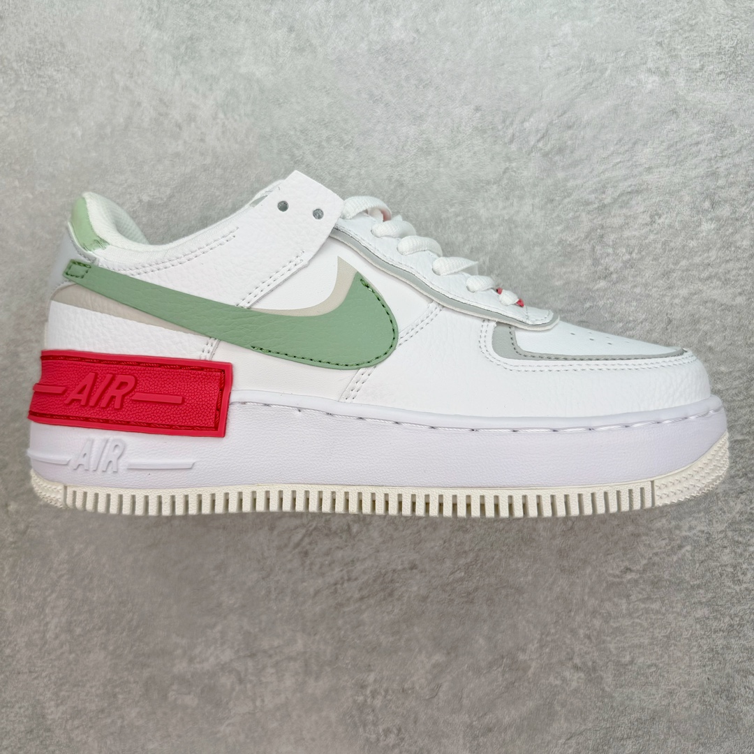 图片[7]-💰150 NK WMNS Air Force 1 Shadow 全新少女系解构主义设计 空军一号马卡龙板鞋 鞋款以“双重swoosh标志叠加”为特色，在细节上呈现多层次的设计。以大胆的设计手法，重新演绎这些非凡而鲜明的经典元素，将它们以前卫又优雅的方式突显出来。在各种标志性特征之外又呈现新鲜设计。每一款新作都以女性受众为设计考量，承袭The 1s Reimagined女子鞋款之强势力量，同时坚定一个信念：真正的经典，是在不断的超越与重塑中延续的。SIZE：35.5 36 36.5 37.5 38 38.5 39 40 编码：Tby2936020-运动鞋