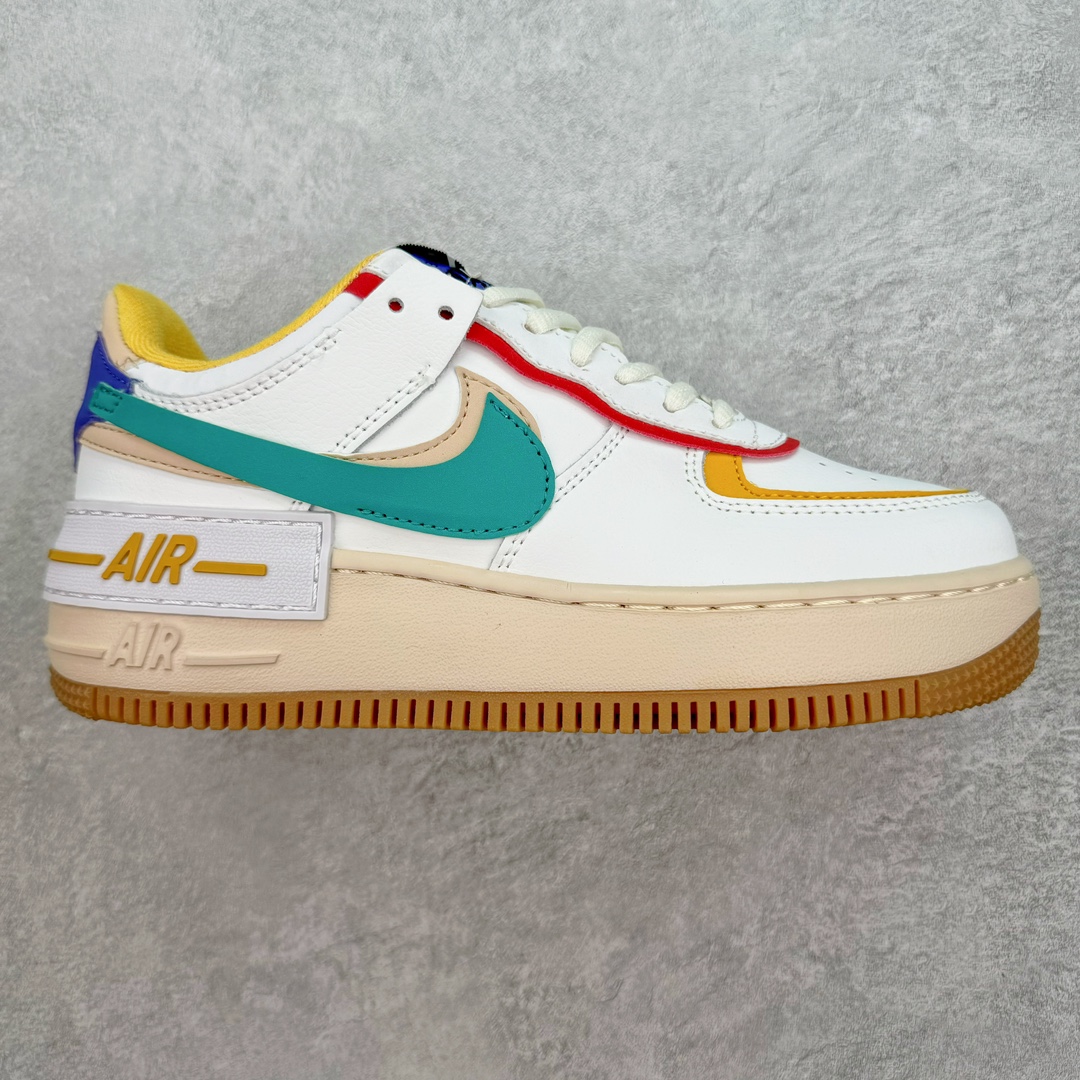 图片[2]-💰150 NK WMNS Air Force 1 Shadow 全新少女系解构主义设计 空军一号马卡龙板鞋 鞋款以“双重swoosh标志叠加”为特色，在细节上呈现多层次的设计。以大胆的设计手法，重新演绎这些非凡而鲜明的经典元素，将它们以前卫又优雅的方式突显出来。在各种标志性特征之外又呈现新鲜设计。每一款新作都以女性受众为设计考量，承袭The 1s Reimagined女子鞋款之强势力量，同时坚定一个信念：真正的经典，是在不断的超越与重塑中延续的。SIZE：35.5 36 36.5 37.5 38 38.5 39 40 编码：Tby2936020-运动鞋