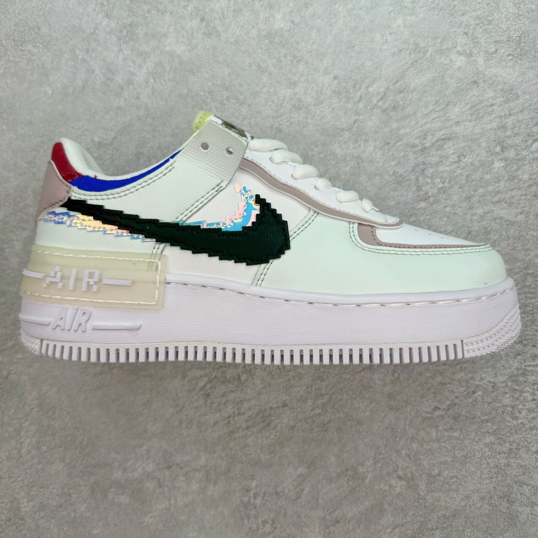 图片[6]-💰150 NK WMNS Air Force 1 Shadow 全新少女系解构主义设计 空军一号马卡龙板鞋 鞋款以“双重swoosh标志叠加”为特色，在细节上呈现多层次的设计。以大胆的设计手法，重新演绎这些非凡而鲜明的经典元素，将它们以前卫又优雅的方式突显出来。在各种标志性特征之外又呈现新鲜设计。每一款新作都以女性受众为设计考量，承袭The 1s Reimagined女子鞋款之强势力量，同时坚定一个信念：真正的经典，是在不断的超越与重塑中延续的。SIZE：35.5 36 36.5 37.5 38 38.5 39 40 编码：Tby2936020-运动鞋