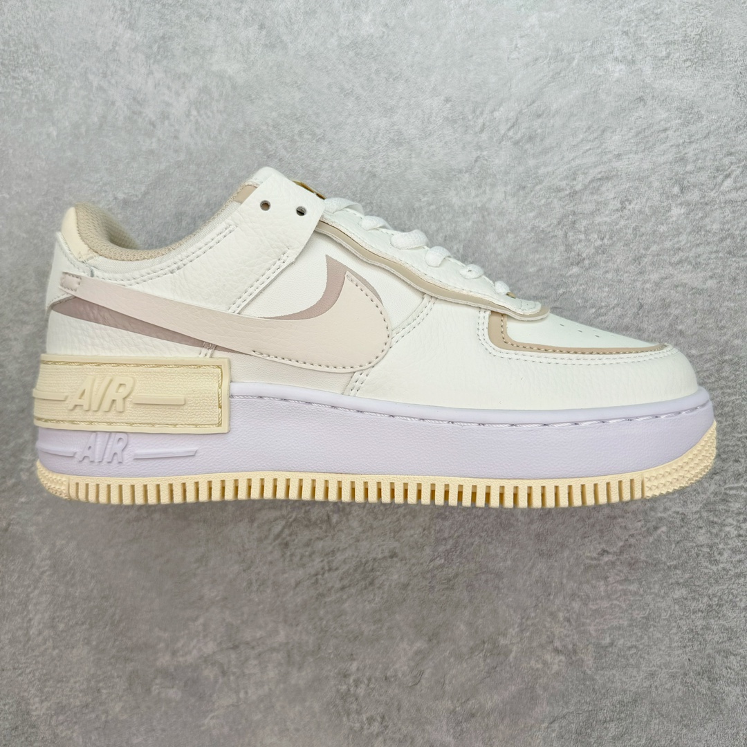 图片[7]-💰150 NK WMNS Air Force 1 Shadow 全新少女系解构主义设计 空军一号马卡龙板鞋 鞋款以“双重swoosh标志叠加”为特色，在细节上呈现多层次的设计。以大胆的设计手法，重新演绎这些非凡而鲜明的经典元素，将它们以前卫又优雅的方式突显出来。在各种标志性特征之外又呈现新鲜设计。每一款新作都以女性受众为设计考量，承袭The 1s Reimagined女子鞋款之强势力量，同时坚定一个信念：真正的经典，是在不断的超越与重塑中延续的。SIZE：35.5 36 36.5 37.5 38 38.5 39 40 编码：Tby2936020-运动鞋