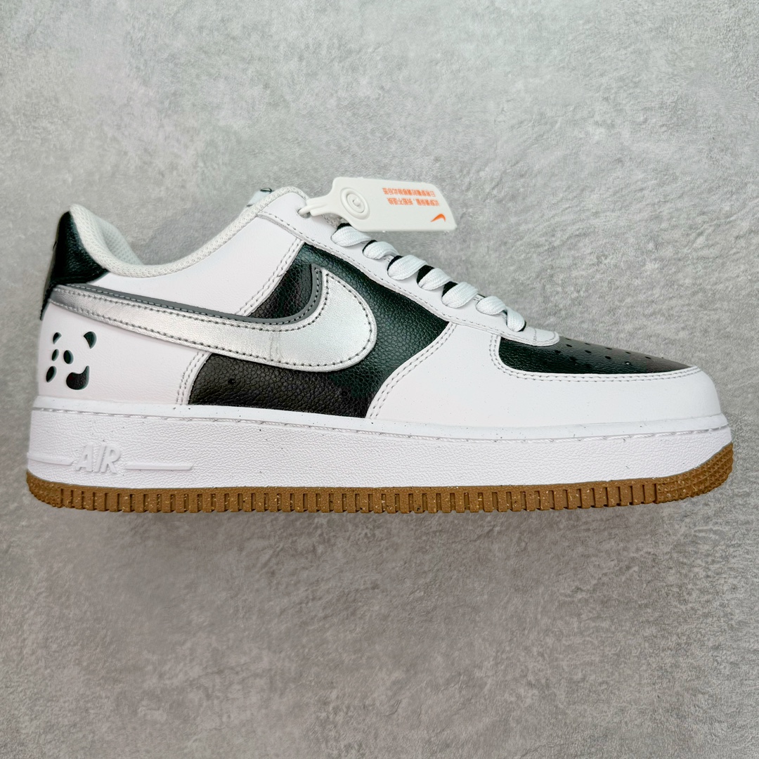 图片[2]-💰120 ＃福利特价‼NK Air Force 1´07 Low 空军一号低帮百搭休闲运动板鞋 CW7591-009 柔软、弹性十足的缓震性能和出色的中底设计 横跨复古与现代的外型结合 造就出风靡全球 三十多年的Force 1 直到今天还深受青睐 SIZE：36 36.5 37.5 38 38.5 39 40 40.5 41 42 42.5 43 44 44.5 45 编码：Sby1936090-运动鞋