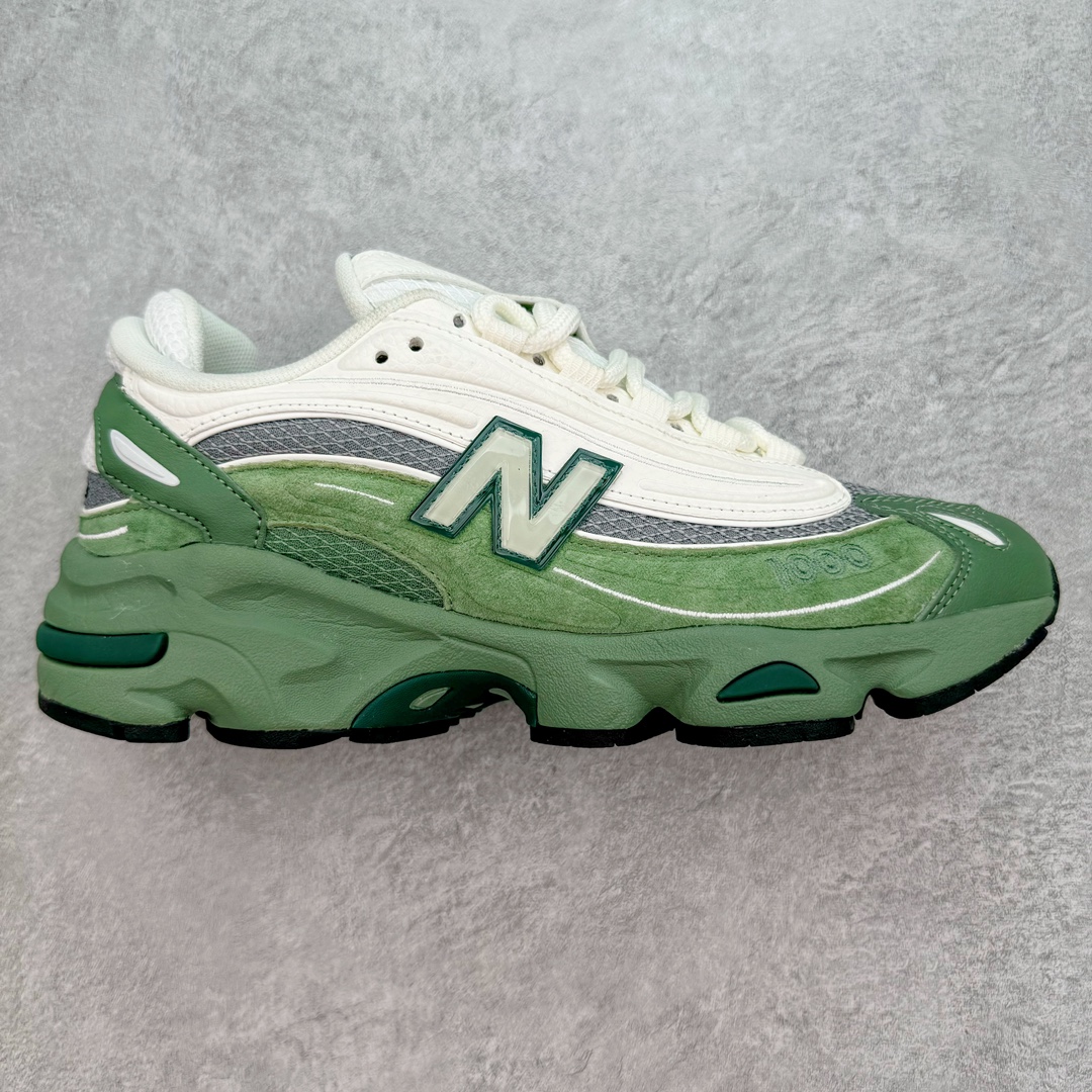 💰200 NB新百伦New Balance M1000 系列低帮复古老爹风休闲运动慢跑鞋 据悉，New Balance的复古鞋型M1000系列将在2024年正式回归。而自家美产创意总监Teddy Santis的AIMÉ LEON DORE也将率先推出联名1000撑撑场子，鞋款预计将在今年正式发布。New Balance1000系列作为NB最高端的鞋型，诞生于1999年，一度成为当年的热门鞋型，神似Nike Air Max95，现在看来也是一双符合潮流趋势的复古老爹鞋型。此番Teddy Santis亲自操刀，将丰富的配色和升级材质于复古的1000鞋型结合，鞋身采用米色、绿色和粉色的搭配。\”N\”字Logo也以全新的设计呈现，以1000标志性的网布和皮革材质打造，带来全新的视觉体验。后续ALD和New Balance1000的联名还将推出纯白配色，具体颜值还要等更多实物图的释出。AIMÉ LEON DORE和New Balance的多次联名一直有着超高的人气，无论是550还是1906R都有着不低的溢价，预计此番颜值不错的全新1000也会有着较高的人气。尺码：36 37 37.5 38 38.5 39.5 40 40.5 41.5 42 42.5 43 44 44.5 45 编码：Nby2936070-运动鞋