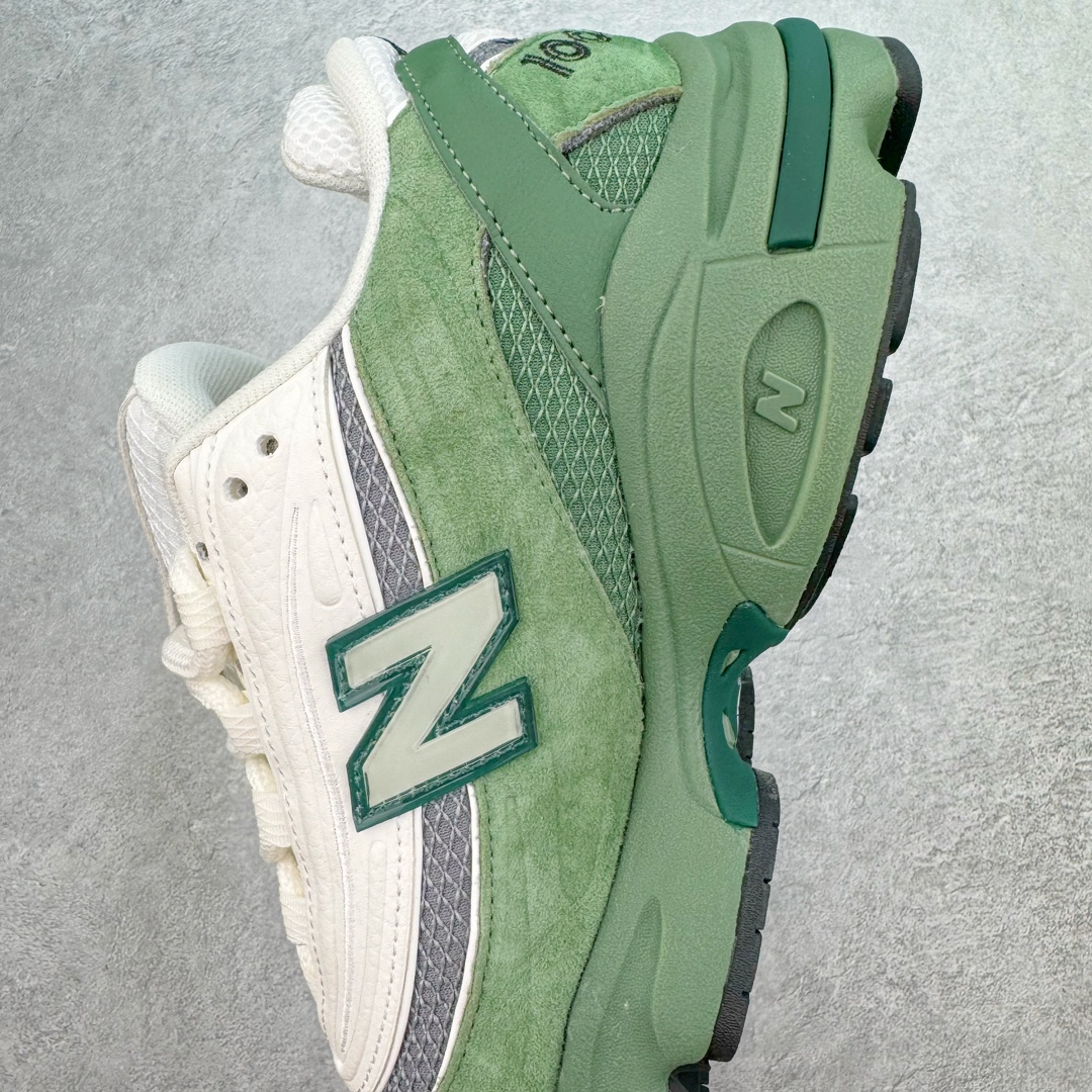 图片[7]-💰200 NB新百伦New Balance M1000 系列低帮复古老爹风休闲运动慢跑鞋 据悉，New Balance的复古鞋型M1000系列将在2024年正式回归。而自家美产创意总监Teddy Santis的AIMÉ LEON DORE也将率先推出联名1000撑撑场子，鞋款预计将在今年正式发布。New Balance1000系列作为NB最高端的鞋型，诞生于1999年，一度成为当年的热门鞋型，神似Nike Air Max95，现在看来也是一双符合潮流趋势的复古老爹鞋型。此番Teddy Santis亲自操刀，将丰富的配色和升级材质于复古的1000鞋型结合，鞋身采用米色、绿色和粉色的搭配。\”N\”字Logo也以全新的设计呈现，以1000标志性的网布和皮革材质打造，带来全新的视觉体验。后续ALD和New Balance1000的联名还将推出纯白配色，具体颜值还要等更多实物图的释出。AIMÉ LEON DORE和New Balance的多次联名一直有着超高的人气，无论是550还是1906R都有着不低的溢价，预计此番颜值不错的全新1000也会有着较高的人气。尺码：36 37 37.5 38 38.5 39.5 40 40.5 41.5 42 42.5 43 44 44.5 45 编码：Nby2936070-运动鞋