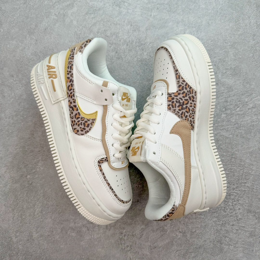 图片[3]-💰150 NK WMNS Air Force 1 Shadow 全新少女系解构主义设计 空军一号马卡龙板鞋 鞋款以“双重swoosh标志叠加”为特色，在细节上呈现多层次的设计。以大胆的设计手法，重新演绎这些非凡而鲜明的经典元素，将它们以前卫又优雅的方式突显出来。在各种标志性特征之外又呈现新鲜设计。每一款新作都以女性受众为设计考量，承袭The 1s Reimagined女子鞋款之强势力量，同时坚定一个信念：真正的经典，是在不断的超越与重塑中延续的。SIZE：35.5 36 36.5 37.5 38 38.5 39 40 编码：Tby2936020-运动鞋