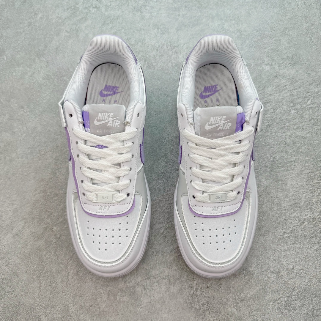 图片[2]-💰150 NK WMNS Air Force 1 Shadow 全新少女系解构主义设计 空军一号马卡龙板鞋 鞋款以“双重swoosh标志叠加”为特色，在细节上呈现多层次的设计。以大胆的设计手法，重新演绎这些非凡而鲜明的经典元素，将它们以前卫又优雅的方式突显出来。在各种标志性特征之外又呈现新鲜设计。每一款新作都以女性受众为设计考量，承袭The 1s Reimagined女子鞋款之强势力量，同时坚定一个信念：真正的经典，是在不断的超越与重塑中延续的。SIZE：35.5 36 36.5 37.5 38 38.5 39 40 编码：Tby2936020-运动鞋