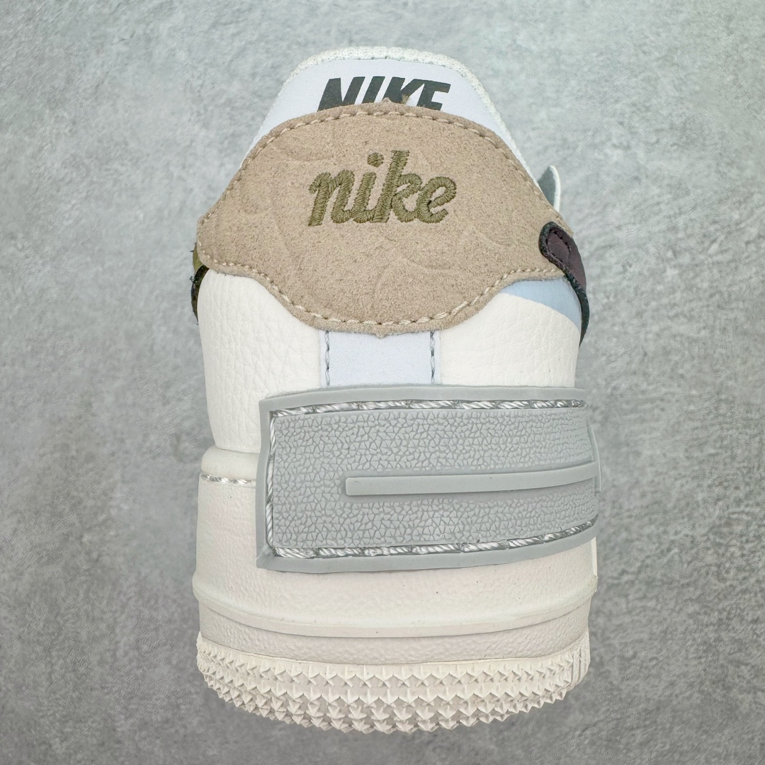 图片[8]-💰150 NK WMNS Air Force 1 Shadow 全新少女系解构主义设计 空军一号马卡龙板鞋 鞋款以“双重swoosh标志叠加”为特色，在细节上呈现多层次的设计。以大胆的设计手法，重新演绎这些非凡而鲜明的经典元素，将它们以前卫又优雅的方式突显出来。在各种标志性特征之外又呈现新鲜设计。每一款新作都以女性受众为设计考量，承袭The 1s Reimagined女子鞋款之强势力量，同时坚定一个信念：真正的经典，是在不断的超越与重塑中延续的。SIZE：35.5 36 36.5 37.5 38 38.5 39 40 编码：Tby2936020-运动鞋