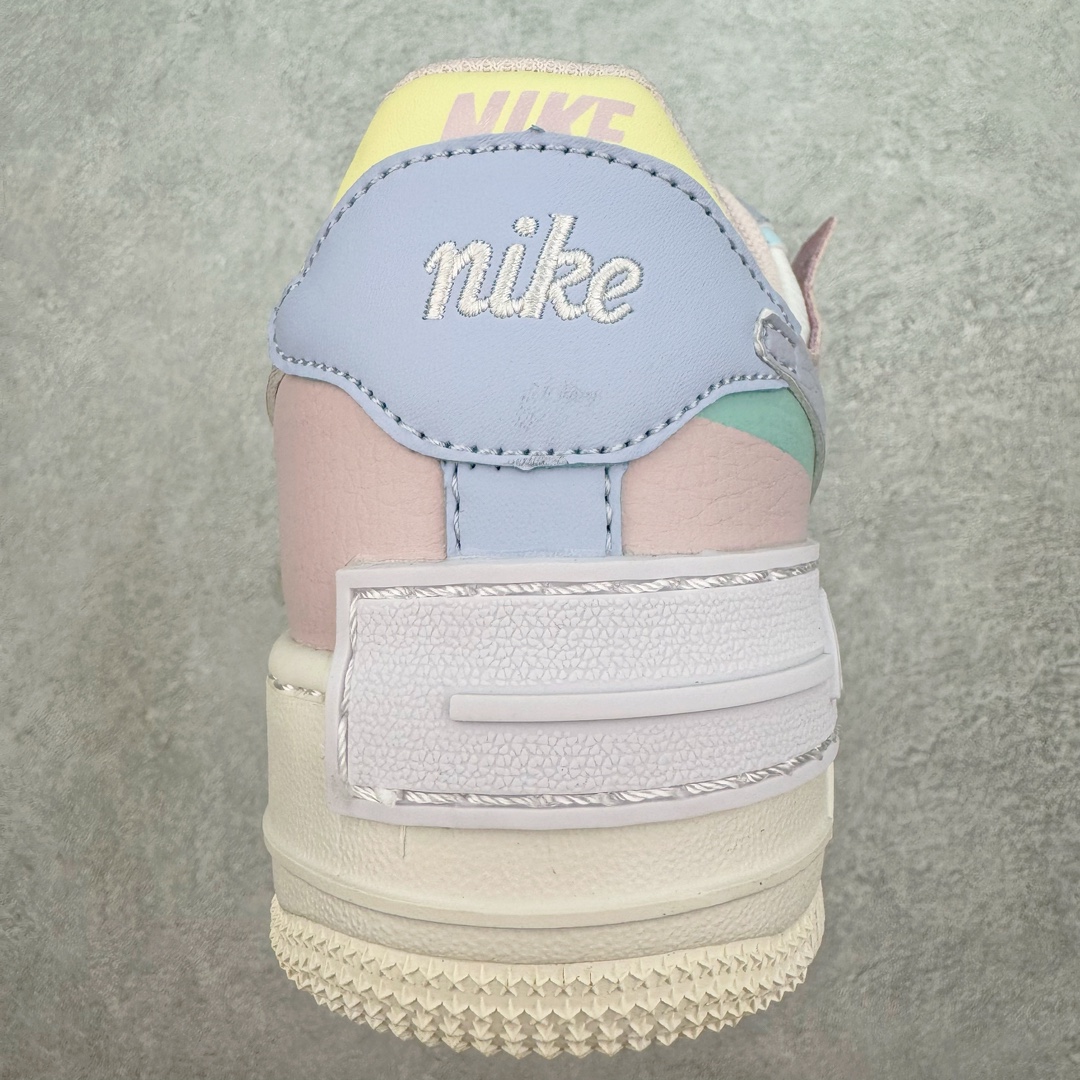 图片[8]-💰150 NK WMNS Air Force 1 Shadow 全新少女系解构主义设计 空军一号马卡龙板鞋 鞋款以“双重swoosh标志叠加”为特色，在细节上呈现多层次的设计。以大胆的设计手法，重新演绎这些非凡而鲜明的经典元素，将它们以前卫又优雅的方式突显出来。在各种标志性特征之外又呈现新鲜设计。每一款新作都以女性受众为设计考量，承袭The 1s Reimagined女子鞋款之强势力量，同时坚定一个信念：真正的经典，是在不断的超越与重塑中延续的。SIZE：35.5 36 36.5 37.5 38 38.5 39 40 编码：Tby2936020-运动鞋