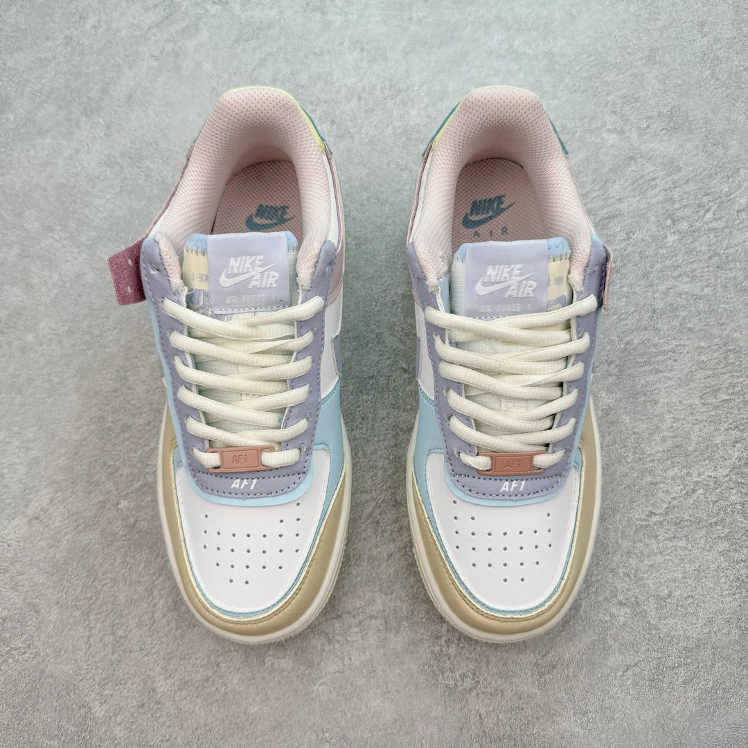 图片[2]-💰150 NK WMNS Air Force 1 Shadow 全新少女系解构主义设计 空军一号马卡龙板鞋 鞋款以“双重swoosh标志叠加”为特色，在细节上呈现多层次的设计。以大胆的设计手法，重新演绎这些非凡而鲜明的经典元素，将它们以前卫又优雅的方式突显出来。在各种标志性特征之外又呈现新鲜设计。每一款新作都以女性受众为设计考量，承袭The 1s Reimagined女子鞋款之强势力量，同时坚定一个信念：真正的经典，是在不断的超越与重塑中延续的。SIZE：35.5 36 36.5 37.5 38 38.5 39 40 编码：Tby2936020-运动鞋