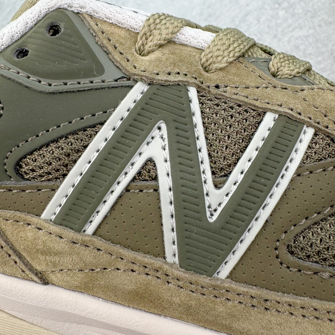 图片[14]-＃K版纯原 New Balance U990TB6 新百伦NB990V6 棕色 第六代总统复古慢跑鞋 这是一双极具现代感设计的复古跑鞋 990v6 鞋面大部分面积依旧采用麂皮和织物材质覆盖 从各种细节上看也还是有点 990v5 的影子 但相比 990v5 990v6 鞋面各种材质的拼接会更加复杂 这次 990v6 最大的改变相信大家应该也发现了 就是看上去貌似比 990v4 和 990v5 两代鞋款加起来还要厚的鞋底 其实这是 New Balance 首次采用的三重缓震组合鞋底 除了之前就有的 ABZORB 缓震科技和 ENCAP 中底 这次新加入了 FuelCell 缓震科技 看来舒适度和增高度 都要更上一层楼呀 990v6 的侧标 Logo 设计少见地没有印在绒面皮革上 而是置于网眼面料以及横跨鞋身的皮革织带之上 同时鞋舌上的标签设计并没有延用此前 990v4 和 990v5 采用的样式设计 而是采用了一种新的类似于三角徽章的设计 所以对于鞋款上的更新变化 既有延续经典的设计 也有创新性的改变 尺码：36 37 37.5 38 38.5 39 40 40.5 41.5 42 42.5 43 44 44.5 45-选品中心