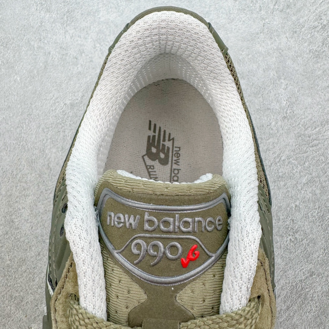 图片[11]-＃K版纯原 New Balance U990TB6 新百伦NB990V6 棕色 第六代总统复古慢跑鞋 这是一双极具现代感设计的复古跑鞋 990v6 鞋面大部分面积依旧采用麂皮和织物材质覆盖 从各种细节上看也还是有点 990v5 的影子 但相比 990v5 990v6 鞋面各种材质的拼接会更加复杂 这次 990v6 最大的改变相信大家应该也发现了 就是看上去貌似比 990v4 和 990v5 两代鞋款加起来还要厚的鞋底 其实这是 New Balance 首次采用的三重缓震组合鞋底 除了之前就有的 ABZORB 缓震科技和 ENCAP 中底 这次新加入了 FuelCell 缓震科技 看来舒适度和增高度 都要更上一层楼呀 990v6 的侧标 Logo 设计少见地没有印在绒面皮革上 而是置于网眼面料以及横跨鞋身的皮革织带之上 同时鞋舌上的标签设计并没有延用此前 990v4 和 990v5 采用的样式设计 而是采用了一种新的类似于三角徽章的设计 所以对于鞋款上的更新变化 既有延续经典的设计 也有创新性的改变 尺码：36 37 37.5 38 38.5 39 40 40.5 41.5 42 42.5 43 44 44.5 45-选品中心