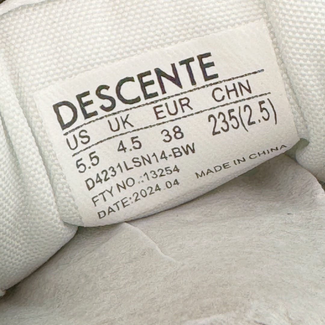 图片[11]-＃纯原福利 DESCENTE CHRON 迪桑特复古运动一脚蹬帆布鞋透气休闲鞋 轻松方便的一脚蹬设计 搭配轻质弹性鞋底 脚感舒适 简洁的帆布鞋面设计适用于多场景穿搭 尺码：36 36.5 37.5 38 38.5 39 40 40.5 41 42 42.5 43 44 44.5 45-选品中心