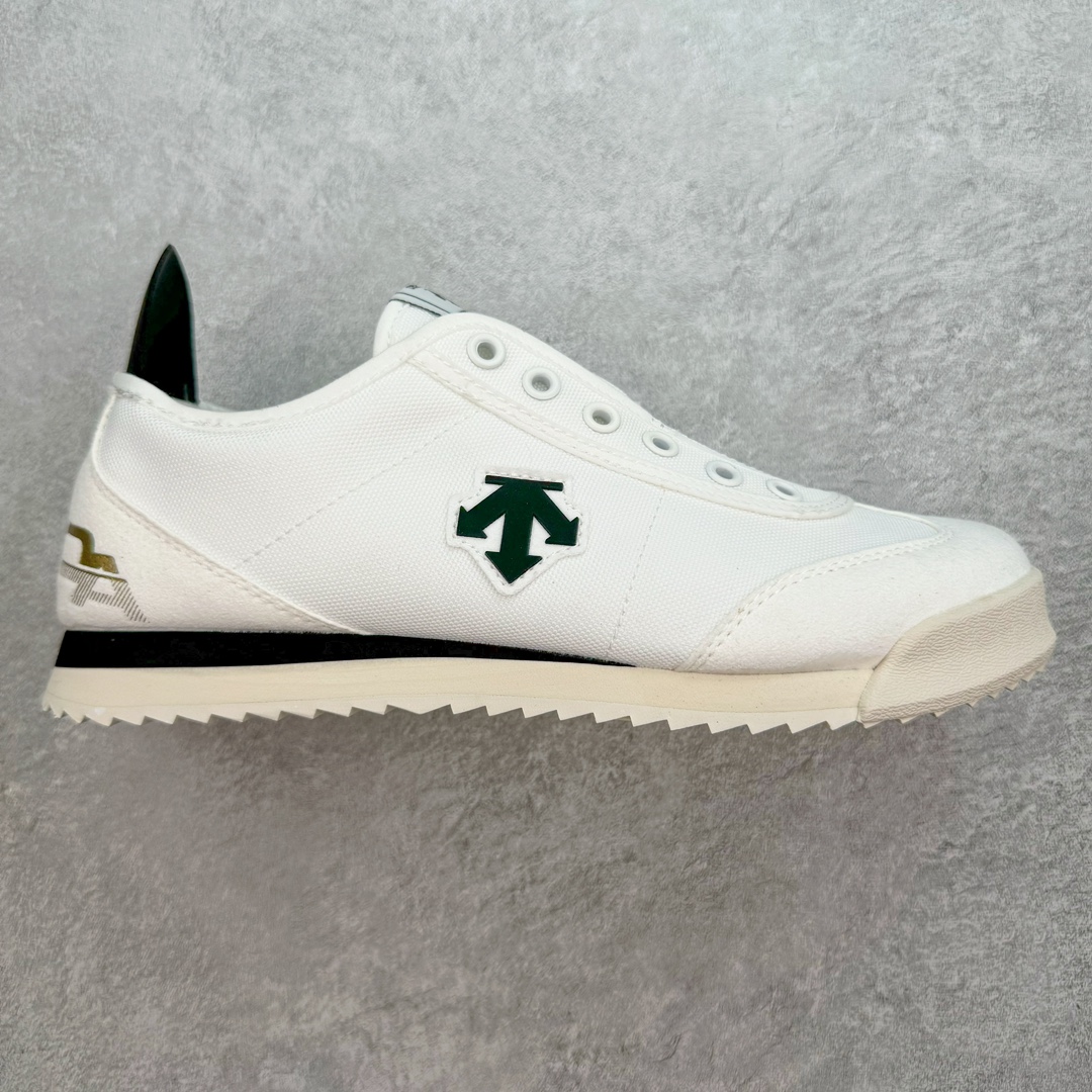 ＃纯原福利 DESCENTE CHRON 迪桑特复古运动一脚蹬帆布鞋透气休闲鞋 轻松方便的一脚蹬设计 搭配轻质弹性鞋底 脚感舒适 简洁的帆布鞋面设计适用于多场景穿搭 尺码：36 36.5 37.5 38 38.5 39 40 40.5 41 42 42.5 43 44 44.5 45-选品中心