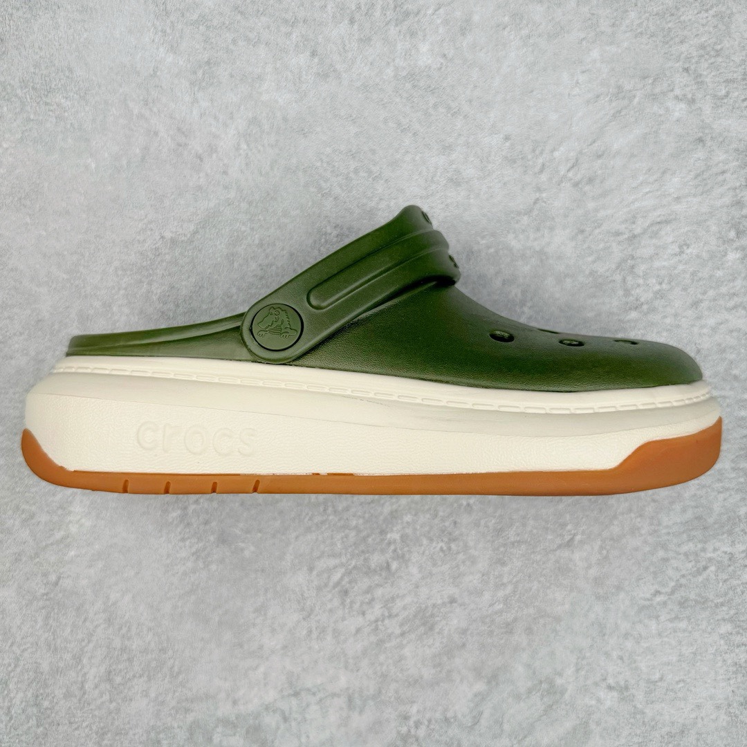 ＃开学季劲爆福利两双盲盒 Crocs Classic Clog 卡骆驰全系列休闲沙滩洞洞拖鞋凉鞋 私人莞产顶级订单 白菜价亏本清仓套现转新款 机不可失 好好把握 随机两双 只选尺码 商品款式均为上架顶级款式 单品零售价格2×× 保证稳赚不赔 无通货 无烂货 会有轻微瑕疵的情况 友情提醒 买到是亏还是赚 每个人定义不同福袋闷包理论上和赌博心理相同玩的就是惊喜 玩的就是心跳活动商品无严重质量问题不退换 透明防水袋包装 注意配件需单独购买 超轻Croslite专利材料打造 鞋面更加耐用易清洗 该鞋款轻盈舒适 2002年 经典克骆格诞生 秉承外形简单 穿着舒适的初衷 不断为消费者带来舒适的穿着体验 穿出“趣”味 鞋面洞洞可搭彰显个性的智必星 一鞋两穿 可调节式后跟带增添鞋身的稳固性能 放前面变成愜意舒适的凉拖 放后面行走跑跳更加稳妥 Croslite ™材料 封闭式细胞树脂 能够在体温作用下自动变形以适应脚部形状 涉水性优秀的同时易于清洁 抓地力强 不易打滑 Crocs的核心理念：轻便 灵活 全方位的舒适感 同步官方尺码：M3(34-35) M4（36-37） M5（37-38）M6（38-39）M7（39-40）M8（41-42）M9（42-43）M10（43-44）M11（45-46）-选品中心