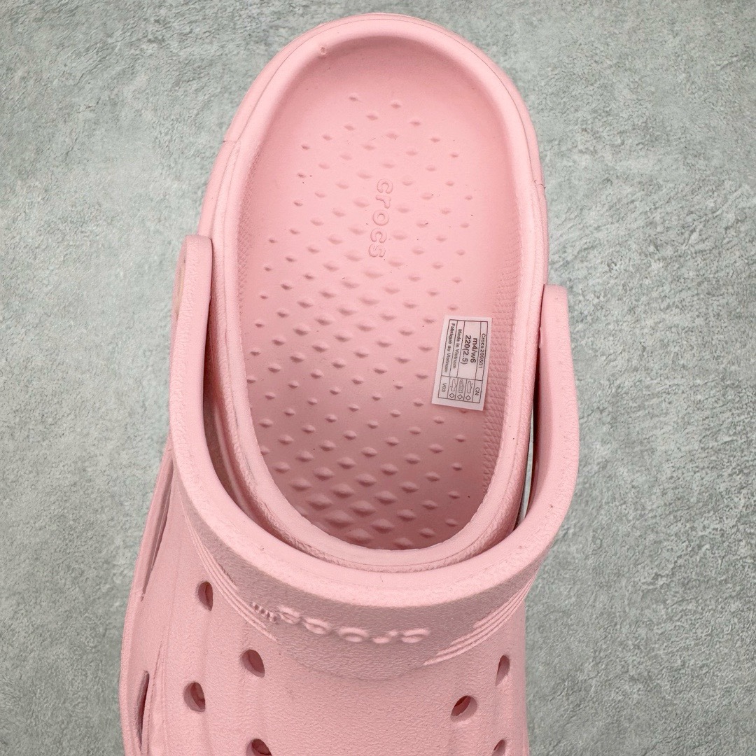 图片[5]-＃开学季劲爆福利两双盲盒 Crocs Classic Clog 卡骆驰全系列休闲沙滩洞洞拖鞋凉鞋 私人莞产顶级订单 白菜价亏本清仓套现转新款 机不可失 好好把握 随机两双 只选尺码 商品款式均为上架顶级款式 单品零售价格2×× 保证稳赚不赔 无通货 无烂货 会有轻微瑕疵的情况 友情提醒 买到是亏还是赚 每个人定义不同福袋闷包理论上和赌博心理相同玩的就是惊喜 玩的就是心跳活动商品无严重质量问题不退换 透明防水袋包装 注意配件需单独购买 超轻Croslite专利材料打造 鞋面更加耐用易清洗 该鞋款轻盈舒适 2002年 经典克骆格诞生 秉承外形简单 穿着舒适的初衷 不断为消费者带来舒适的穿着体验 穿出“趣”味 鞋面洞洞可搭彰显个性的智必星 一鞋两穿 可调节式后跟带增添鞋身的稳固性能 放前面变成愜意舒适的凉拖 放后面行走跑跳更加稳妥 Croslite ™材料 封闭式细胞树脂 能够在体温作用下自动变形以适应脚部形状 涉水性优秀的同时易于清洁 抓地力强 不易打滑 Crocs的核心理念：轻便 灵活 全方位的舒适感 同步官方尺码：M3(34-35) M4（36-37） M5（37-38）M6（38-39）M7（39-40）M8（41-42）M9（42-43）M10（43-44）M11（45-46）-选品中心