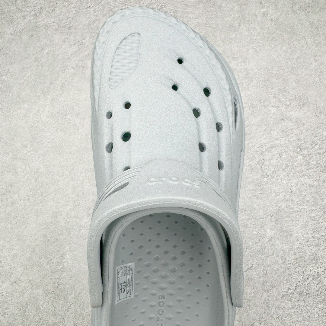 图片[4]-＃开学季劲爆福利两双盲盒 Crocs Classic Clog 卡骆驰全系列休闲沙滩洞洞拖鞋凉鞋 私人莞产顶级订单 白菜价亏本清仓套现转新款 机不可失 好好把握 随机两双 只选尺码 商品款式均为上架顶级款式 单品零售价格2×× 保证稳赚不赔 无通货 无烂货 会有轻微瑕疵的情况 友情提醒 买到是亏还是赚 每个人定义不同福袋闷包理论上和赌博心理相同玩的就是惊喜 玩的就是心跳活动商品无严重质量问题不退换 透明防水袋包装 注意配件需单独购买 超轻Croslite专利材料打造 鞋面更加耐用易清洗 该鞋款轻盈舒适 2002年 经典克骆格诞生 秉承外形简单 穿着舒适的初衷 不断为消费者带来舒适的穿着体验 穿出“趣”味 鞋面洞洞可搭彰显个性的智必星 一鞋两穿 可调节式后跟带增添鞋身的稳固性能 放前面变成愜意舒适的凉拖 放后面行走跑跳更加稳妥 Croslite ™材料 封闭式细胞树脂 能够在体温作用下自动变形以适应脚部形状 涉水性优秀的同时易于清洁 抓地力强 不易打滑 Crocs的核心理念：轻便 灵活 全方位的舒适感 同步官方尺码：M3(34-35) M4（36-37） M5（37-38）M6（38-39）M7（39-40）M8（41-42）M9（42-43）M10（43-44）M11（45-46）-选品中心