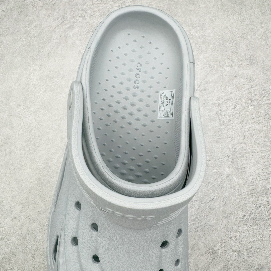 图片[5]-＃开学季劲爆福利两双盲盒 Crocs Classic Clog 卡骆驰全系列休闲沙滩洞洞拖鞋凉鞋 私人莞产顶级订单 白菜价亏本清仓套现转新款 机不可失 好好把握 随机两双 只选尺码 商品款式均为上架顶级款式 单品零售价格2×× 保证稳赚不赔 无通货 无烂货 会有轻微瑕疵的情况 友情提醒 买到是亏还是赚 每个人定义不同福袋闷包理论上和赌博心理相同玩的就是惊喜 玩的就是心跳活动商品无严重质量问题不退换 透明防水袋包装 注意配件需单独购买 超轻Croslite专利材料打造 鞋面更加耐用易清洗 该鞋款轻盈舒适 2002年 经典克骆格诞生 秉承外形简单 穿着舒适的初衷 不断为消费者带来舒适的穿着体验 穿出“趣”味 鞋面洞洞可搭彰显个性的智必星 一鞋两穿 可调节式后跟带增添鞋身的稳固性能 放前面变成愜意舒适的凉拖 放后面行走跑跳更加稳妥 Croslite ™材料 封闭式细胞树脂 能够在体温作用下自动变形以适应脚部形状 涉水性优秀的同时易于清洁 抓地力强 不易打滑 Crocs的核心理念：轻便 灵活 全方位的舒适感 同步官方尺码：M3(34-35) M4（36-37） M5（37-38）M6（38-39）M7（39-40）M8（41-42）M9（42-43）M10（43-44）M11（45-46）-选品中心