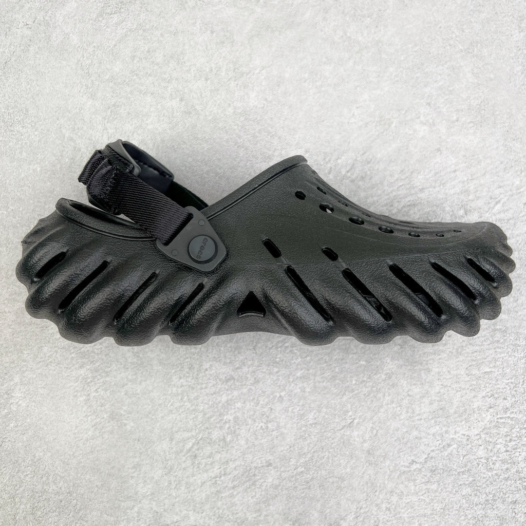 图片[8]-＃开学季劲爆福利两双盲盒 Crocs Classic Clog 卡骆驰全系列休闲沙滩洞洞拖鞋凉鞋 私人莞产顶级订单 白菜价亏本清仓套现转新款 机不可失 好好把握 随机两双 只选尺码 商品款式均为上架顶级款式 单品零售价格2×× 保证稳赚不赔 无通货 无烂货 会有轻微瑕疵的情况 友情提醒 买到是亏还是赚 每个人定义不同福袋闷包理论上和赌博心理相同玩的就是惊喜 玩的就是心跳活动商品无严重质量问题不退换 透明防水袋包装 注意配件需单独购买 超轻Croslite专利材料打造 鞋面更加耐用易清洗 该鞋款轻盈舒适 2002年 经典克骆格诞生 秉承外形简单 穿着舒适的初衷 不断为消费者带来舒适的穿着体验 穿出“趣”味 鞋面洞洞可搭彰显个性的智必星 一鞋两穿 可调节式后跟带增添鞋身的稳固性能 放前面变成愜意舒适的凉拖 放后面行走跑跳更加稳妥 Croslite ™材料 封闭式细胞树脂 能够在体温作用下自动变形以适应脚部形状 涉水性优秀的同时易于清洁 抓地力强 不易打滑 Crocs的核心理念：轻便 灵活 全方位的舒适感 同步官方尺码：M3(34-35) M4（36-37） M5（37-38）M6（38-39）M7（39-40）M8（41-42）M9（42-43）M10（43-44）M11（45-46）-选品中心