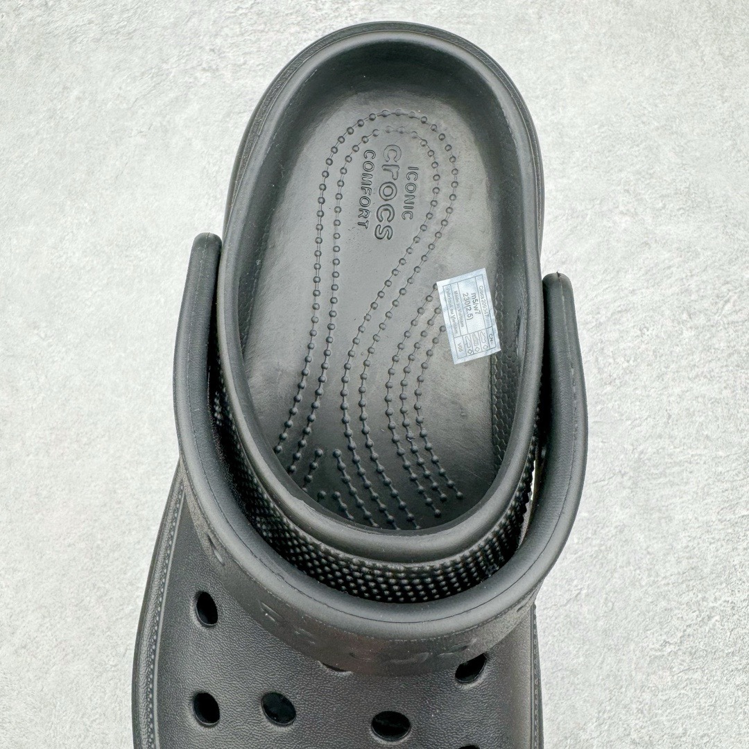 图片[5]-＃开学季劲爆福利两双盲盒 Crocs Classic Clog 卡骆驰全系列休闲沙滩洞洞拖鞋凉鞋 私人莞产顶级订单 白菜价亏本清仓套现转新款 机不可失 好好把握 随机两双 只选尺码 商品款式均为上架顶级款式 单品零售价格2×× 保证稳赚不赔 无通货 无烂货 会有轻微瑕疵的情况 友情提醒 买到是亏还是赚 每个人定义不同福袋闷包理论上和赌博心理相同玩的就是惊喜 玩的就是心跳活动商品无严重质量问题不退换 透明防水袋包装 注意配件需单独购买 超轻Croslite专利材料打造 鞋面更加耐用易清洗 该鞋款轻盈舒适 2002年 经典克骆格诞生 秉承外形简单 穿着舒适的初衷 不断为消费者带来舒适的穿着体验 穿出“趣”味 鞋面洞洞可搭彰显个性的智必星 一鞋两穿 可调节式后跟带增添鞋身的稳固性能 放前面变成愜意舒适的凉拖 放后面行走跑跳更加稳妥 Croslite ™材料 封闭式细胞树脂 能够在体温作用下自动变形以适应脚部形状 涉水性优秀的同时易于清洁 抓地力强 不易打滑 Crocs的核心理念：轻便 灵活 全方位的舒适感 同步官方尺码：M3(34-35) M4（36-37） M5（37-38）M6（38-39）M7（39-40）M8（41-42）M9（42-43）M10（43-44）M11（45-46）-选品中心