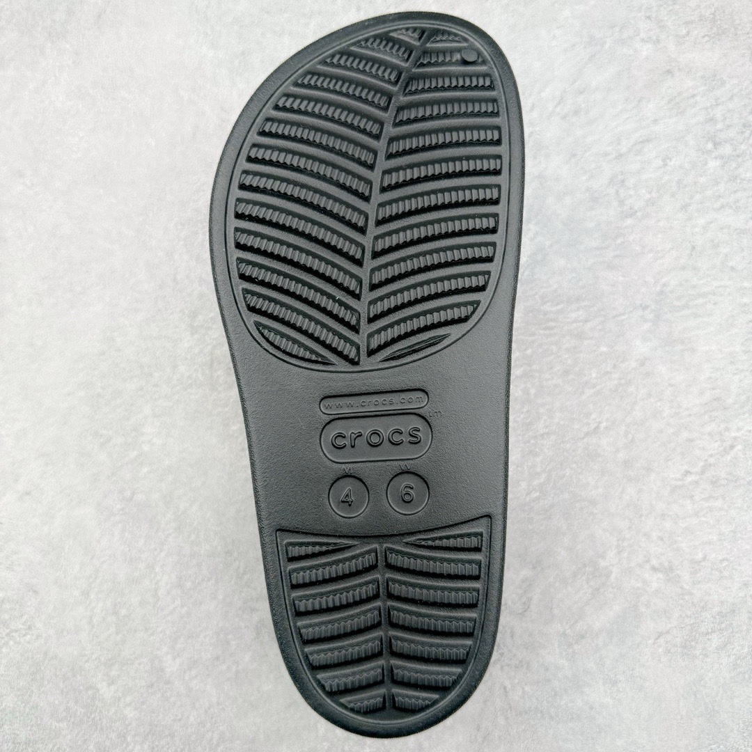 图片[9]-＃开学季劲爆福利两双盲盒 Crocs Classic Clog 卡骆驰全系列休闲沙滩洞洞拖鞋凉鞋 私人莞产顶级订单 白菜价亏本清仓套现转新款 机不可失 好好把握 随机两双 只选尺码 商品款式均为上架顶级款式 单品零售价格2×× 保证稳赚不赔 无通货 无烂货 会有轻微瑕疵的情况 友情提醒 买到是亏还是赚 每个人定义不同福袋闷包理论上和赌博心理相同玩的就是惊喜 玩的就是心跳活动商品无严重质量问题不退换 透明防水袋包装 注意配件需单独购买 超轻Croslite专利材料打造 鞋面更加耐用易清洗 该鞋款轻盈舒适 2002年 经典克骆格诞生 秉承外形简单 穿着舒适的初衷 不断为消费者带来舒适的穿着体验 穿出“趣”味 鞋面洞洞可搭彰显个性的智必星 一鞋两穿 可调节式后跟带增添鞋身的稳固性能 放前面变成愜意舒适的凉拖 放后面行走跑跳更加稳妥 Croslite ™材料 封闭式细胞树脂 能够在体温作用下自动变形以适应脚部形状 涉水性优秀的同时易于清洁 抓地力强 不易打滑 Crocs的核心理念：轻便 灵活 全方位的舒适感 同步官方尺码：M3(34-35) M4（36-37） M5（37-38）M6（38-39）M7（39-40）M8（41-42）M9（42-43）M10（43-44）M11（45-46）-选品中心