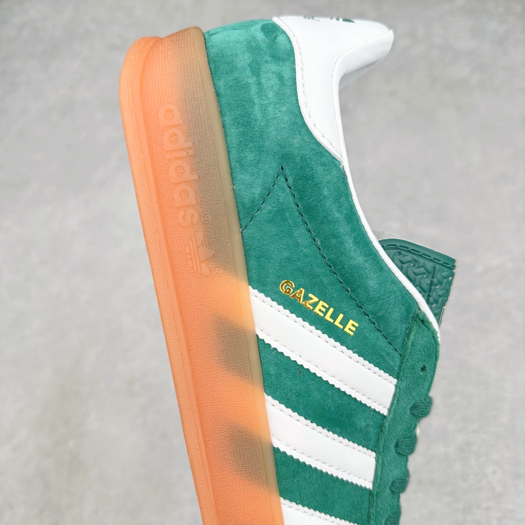 图片[6]-＃VF AD Original Gazelle Indoor Trainers 瞪羚室内鞋系列低帮复古百搭休闲运动德训风板鞋 IG1596 平台特供批次 原厂定制长毛翻毛皮组合环保纤维革鞋面材质 内置环保海玻璃鞋垫 外置RB橡胶大底 产品品控稳定性领先行业 原厂全套原楦原纸板冲刀磨具开发 原厂皮料加持 原厂港宝加持定型后跟R度完美 将复古进行到底 简约流畅 三十年不变经典 这款Gazelle运动鞋 无论面料、配色、质感或设计 都只在重现其1991年原款的经典 皮革鞋面 撞色三条纹和鞋跟标的设计 力求呈现90年代的经典复古风潮 Samba火热的同时 也带动了其它的复古鞋型 Gazelle便是其中一只 Gazelle Indoor拥有包边更宽的T字型鞋头 更好的保护运动员的前掌 浓浓的复古氛围感 非常适合现在流行的Cleanfit风格 尺码：35.5 36 36.5 37.5 38 38.5 39 40 40.5 41 42 42.5 43 44 44.5 45 46-选品中心