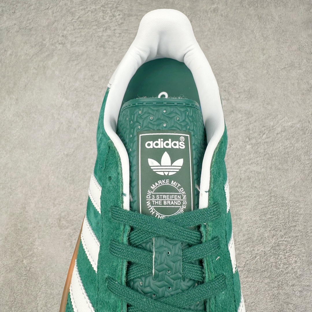 图片[5]-＃VF AD Original Gazelle Indoor Trainers 瞪羚室内鞋系列低帮复古百搭休闲运动德训风板鞋 IG1596 平台特供批次 原厂定制长毛翻毛皮组合环保纤维革鞋面材质 内置环保海玻璃鞋垫 外置RB橡胶大底 产品品控稳定性领先行业 原厂全套原楦原纸板冲刀磨具开发 原厂皮料加持 原厂港宝加持定型后跟R度完美 将复古进行到底 简约流畅 三十年不变经典 这款Gazelle运动鞋 无论面料、配色、质感或设计 都只在重现其1991年原款的经典 皮革鞋面 撞色三条纹和鞋跟标的设计 力求呈现90年代的经典复古风潮 Samba火热的同时 也带动了其它的复古鞋型 Gazelle便是其中一只 Gazelle Indoor拥有包边更宽的T字型鞋头 更好的保护运动员的前掌 浓浓的复古氛围感 非常适合现在流行的Cleanfit风格 尺码：35.5 36 36.5 37.5 38 38.5 39 40 40.5 41 42 42.5 43 44 44.5 45 46-选品中心