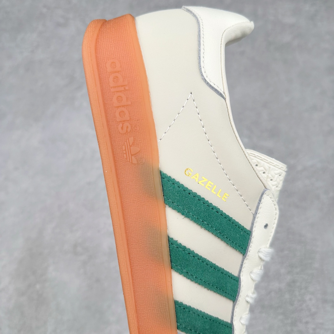 图片[6]-＃VF AD Original Gazelle Indoor Trainers 瞪羚室内鞋系列低帮复古百搭休闲运动德训风板鞋 ID2567 平台特供批次 原厂定制长毛翻毛皮组合环保纤维革鞋面材质 内置环保海玻璃鞋垫 外置RB橡胶大底 产品品控稳定性领先行业 原厂全套原楦原纸板冲刀磨具开发 原厂皮料加持 原厂港宝加持定型后跟R度完美 将复古进行到底 简约流畅 三十年不变经典 这款Gazelle运动鞋 无论面料、配色、质感或设计 都只在重现其1991年原款的经典 皮革鞋面 撞色三条纹和鞋跟标的设计 力求呈现90年代的经典复古风潮 Samba火热的同时 也带动了其它的复古鞋型 Gazelle便是其中一只 Gazelle Indoor拥有包边更宽的T字型鞋头 更好的保护运动员的前掌 浓浓的复古氛围感 非常适合现在流行的Cleanfit风格 尺码：35.5 36 36.5 37.5 38 38.5 39 40 40.5 41 42 42.5 43 44 44.5 45 46-选品中心