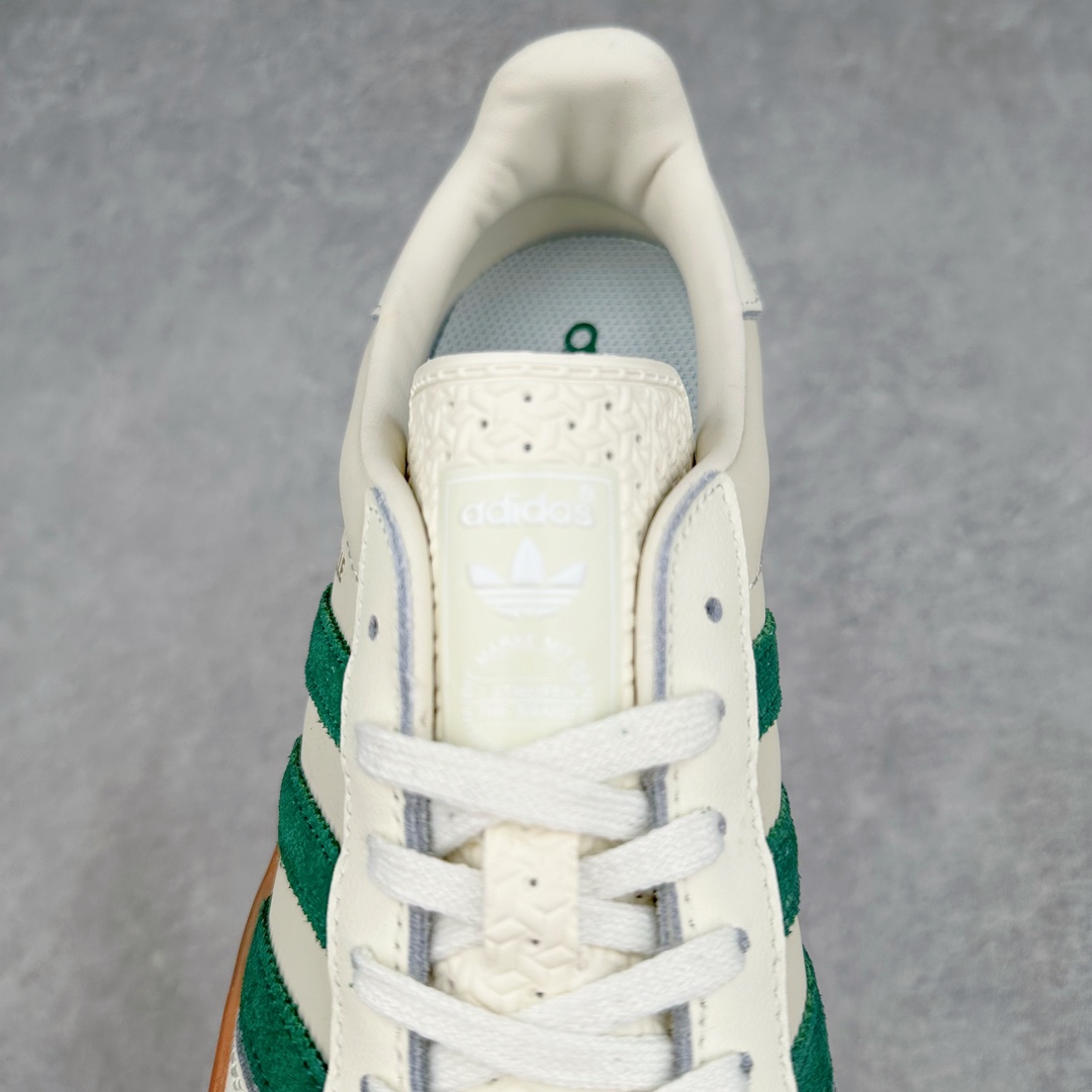 图片[5]-＃VF AD Original Gazelle Indoor Trainers 瞪羚室内鞋系列低帮复古百搭休闲运动德训风板鞋 ID2567 平台特供批次 原厂定制长毛翻毛皮组合环保纤维革鞋面材质 内置环保海玻璃鞋垫 外置RB橡胶大底 产品品控稳定性领先行业 原厂全套原楦原纸板冲刀磨具开发 原厂皮料加持 原厂港宝加持定型后跟R度完美 将复古进行到底 简约流畅 三十年不变经典 这款Gazelle运动鞋 无论面料、配色、质感或设计 都只在重现其1991年原款的经典 皮革鞋面 撞色三条纹和鞋跟标的设计 力求呈现90年代的经典复古风潮 Samba火热的同时 也带动了其它的复古鞋型 Gazelle便是其中一只 Gazelle Indoor拥有包边更宽的T字型鞋头 更好的保护运动员的前掌 浓浓的复古氛围感 非常适合现在流行的Cleanfit风格 尺码：35.5 36 36.5 37.5 38 38.5 39 40 40.5 41 42 42.5 43 44 44.5 45 46-选品中心