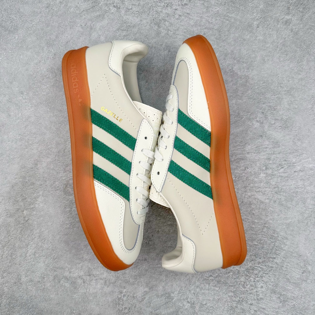 图片[3]-＃VF AD Original Gazelle Indoor Trainers 瞪羚室内鞋系列低帮复古百搭休闲运动德训风板鞋 ID2567 平台特供批次 原厂定制长毛翻毛皮组合环保纤维革鞋面材质 内置环保海玻璃鞋垫 外置RB橡胶大底 产品品控稳定性领先行业 原厂全套原楦原纸板冲刀磨具开发 原厂皮料加持 原厂港宝加持定型后跟R度完美 将复古进行到底 简约流畅 三十年不变经典 这款Gazelle运动鞋 无论面料、配色、质感或设计 都只在重现其1991年原款的经典 皮革鞋面 撞色三条纹和鞋跟标的设计 力求呈现90年代的经典复古风潮 Samba火热的同时 也带动了其它的复古鞋型 Gazelle便是其中一只 Gazelle Indoor拥有包边更宽的T字型鞋头 更好的保护运动员的前掌 浓浓的复古氛围感 非常适合现在流行的Cleanfit风格 尺码：35.5 36 36.5 37.5 38 38.5 39 40 40.5 41 42 42.5 43 44 44.5 45 46-选品中心