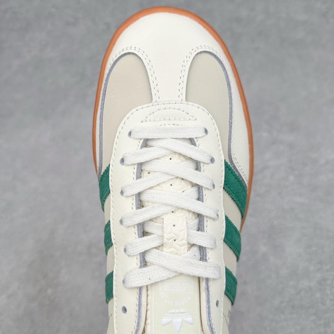 图片[4]-＃VF AD Original Gazelle Indoor Trainers 瞪羚室内鞋系列低帮复古百搭休闲运动德训风板鞋 ID2567 平台特供批次 原厂定制长毛翻毛皮组合环保纤维革鞋面材质 内置环保海玻璃鞋垫 外置RB橡胶大底 产品品控稳定性领先行业 原厂全套原楦原纸板冲刀磨具开发 原厂皮料加持 原厂港宝加持定型后跟R度完美 将复古进行到底 简约流畅 三十年不变经典 这款Gazelle运动鞋 无论面料、配色、质感或设计 都只在重现其1991年原款的经典 皮革鞋面 撞色三条纹和鞋跟标的设计 力求呈现90年代的经典复古风潮 Samba火热的同时 也带动了其它的复古鞋型 Gazelle便是其中一只 Gazelle Indoor拥有包边更宽的T字型鞋头 更好的保护运动员的前掌 浓浓的复古氛围感 非常适合现在流行的Cleanfit风格 尺码：35.5 36 36.5 37.5 38 38.5 39 40 40.5 41 42 42.5 43 44 44.5 45 46-选品中心
