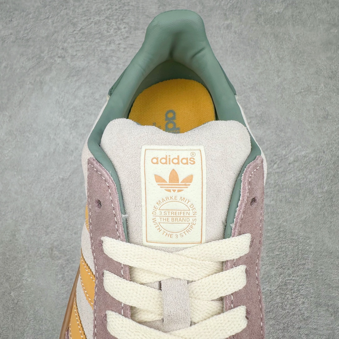 图片[5]-💰140 ＃VF AD Original Gazelle Indoor Trainers 瞪羚室内鞋系列低帮复古百搭休闲运动德训风板鞋 ID1007 平台特供批次 原厂定制长毛翻毛皮组合环保纤维革鞋面材质 内置环保海玻璃鞋垫 外置RB橡胶大底 产品品控稳定性领先行业 原厂全套原楦原纸板冲刀磨具开发 原厂皮料加持 原厂港宝加持定型后跟R度完美 将复古进行到底 简约流畅 三十年不变经典 这款Gazelle运动鞋 无论面料、配色、质感或设计 都只在重现其1991年原款的经典 皮革鞋面 撞色三条纹和鞋跟标的设计 力求呈现90年代的经典复古风潮 Samba火热的同时 也带动了其它的复古鞋型 Gazelle便是其中一只 Gazelle Indoor拥有包边更宽的T字型鞋头 更好的保护运动员的前掌 浓浓的复古氛围感 非常适合现在流行的Cleanfit风格 SIZE：35.5 36 36.5 37.5 38 38.5 39 40 40.5 41 42 42.5 43 44 44.5 45 编码：Xby2936010-运动鞋