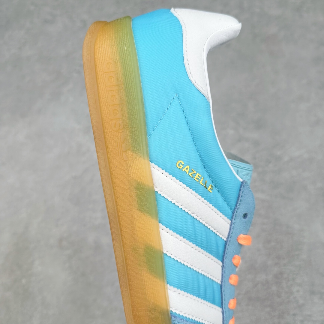 图片[6]-💰140 ＃VF AD Original Gazelle Indoor Trainers 瞪羚室内鞋系列低帮复古百搭休闲运动德训风板鞋 HQ9017 平台特供批次 原厂定制长毛翻毛皮组合环保纤维革鞋面材质 内置环保海玻璃鞋垫 外置RB橡胶大底 产品品控稳定性领先行业 原厂全套原楦原纸板冲刀磨具开发 原厂皮料加持 原厂港宝加持定型后跟R度完美 将复古进行到底 简约流畅 三十年不变经典 这款Gazelle运动鞋 无论面料、配色、质感或设计 都只在重现其1991年原款的经典 皮革鞋面 撞色三条纹和鞋跟标的设计 力求呈现90年代的经典复古风潮 Samba火热的同时 也带动了其它的复古鞋型 Gazelle便是其中一只 Gazelle Indoor拥有包边更宽的T字型鞋头 更好的保护运动员的前掌 浓浓的复古氛围感 非常适合现在流行的Cleanfit风格 SIZE：35.5 36 36.5 37.5 38 38.5 39 40 40.5 41 42 42.5 43 44 44.5 45 编码：Xby2936010-运动鞋