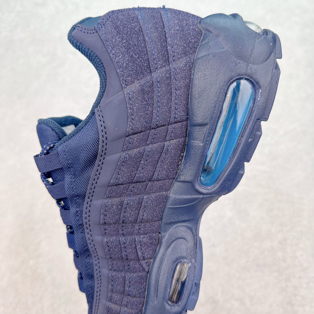 图片[7]-＃MX版 NK Air Max 95 复古减震气垫跑鞋 DO6704-400 经典重温 外单专供大厂出品 品质稳定 一百余色 终端操作 鞋款设计灵感源于人体构造 中底设计基于人体的脊柱构造 是整体设计的核心 尼龙孔眼代表了肋骨 而分层式面板和网眼象征着肌肉纤维和肉体组织 Air Max 95采用了两个独立的吹塑成型的Air-Sole单元 并首次在前掌使用可视化气垫设计 Swoosh logo夜当作一个 点符号放在了鞋子的后帮位置 20年的发展让 AIR MAX 95有了不同的故事 20年后再度面向世人的时候 焕然一新的面貌 让人有了另外一种清新脱俗的感觉 尺码：39 40 40.5 41 42 42.5 43 44 44.5 45 46 47.5 48-选品中心