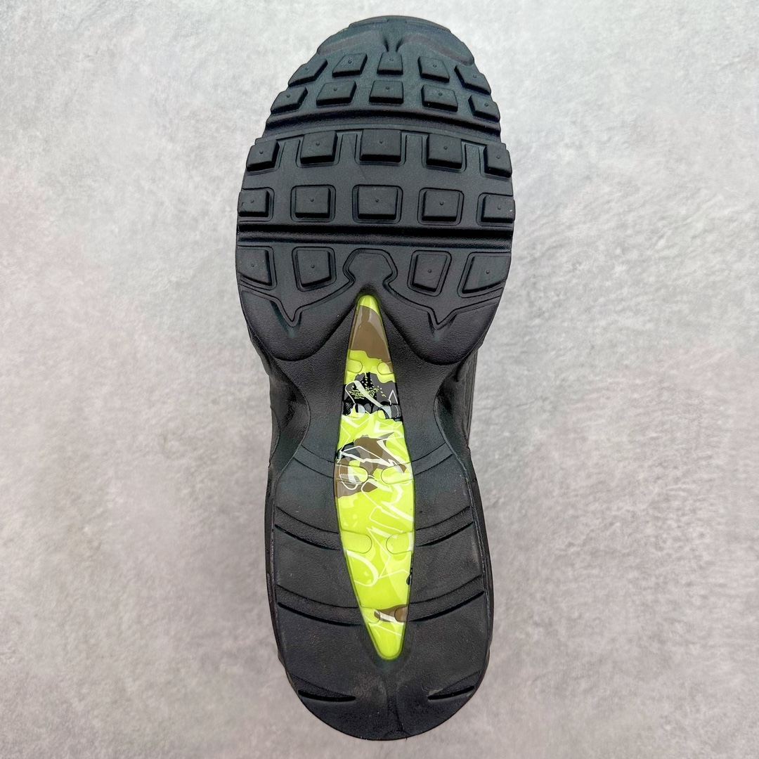 图片[9]-＃MX版 NK Air Max 95 复古减震气垫跑鞋 FB2709-003 经典重温 外单专供大厂出品 品质稳定 一百余色 终端操作 鞋款设计灵感源于人体构造 中底设计基于人体的脊柱构造 是整体设计的核心 尼龙孔眼代表了肋骨 而分层式面板和网眼象征着肌肉纤维和肉体组织 Air Max 95采用了两个独立的吹塑成型的Air-Sole单元 并首次在前掌使用可视化气垫设计 Swoosh logo夜当作一个 点符号放在了鞋子的后帮位置 20年的发展让 AIR MAX 95有了不同的故事 20年后再度面向世人的时候 焕然一新的面貌 让人有了另外一种清新脱俗的感觉 尺码：39 40 40.5 41 42 42.5 43 44 44.5 45 46 47.5 48-选品中心