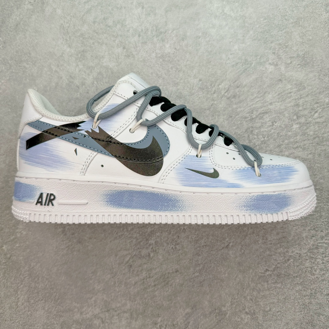 NK Air Force 1´07 Low 空军一号低帮百搭休闲运动板鞋 ZH0316-029 柔软、弹性十足的缓震性能和出色的中底设计 横跨复古与现代的外型结合 造就出风靡全球 三十多年的Force 1 直到今天还深受青睐 尺码:36 36.5 37.5 38 38.5 39 40 40.5 41 42 42.5 43 44 44.5 45-选品中心