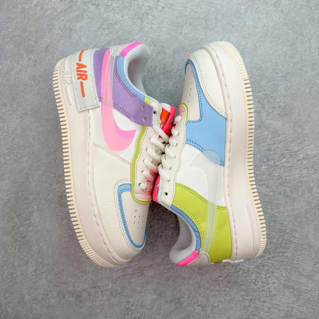 图片[3]-NK WMNS Air Force 1 Shadow 全新少女系解构主义设计 空军一号马卡龙板鞋 鞋款以“双重swoosh标志叠加”为特色，在细节上呈现多层次的设计。以大胆的设计手法，重新演绎这些非凡而鲜明的经典元素，将它们以前卫又优雅的方式突显出来。在各种标志性特征之外又呈现新鲜设计。每一款新作都以女性受众为设计考量，承袭The 1s Reimagined女子鞋款之强势力量，同时坚定一个信念：真正的经典，是在不断的超越与重塑中延续的。尺码：35.5 36 36.5 37.5 38 38.5 39 40-选品中心